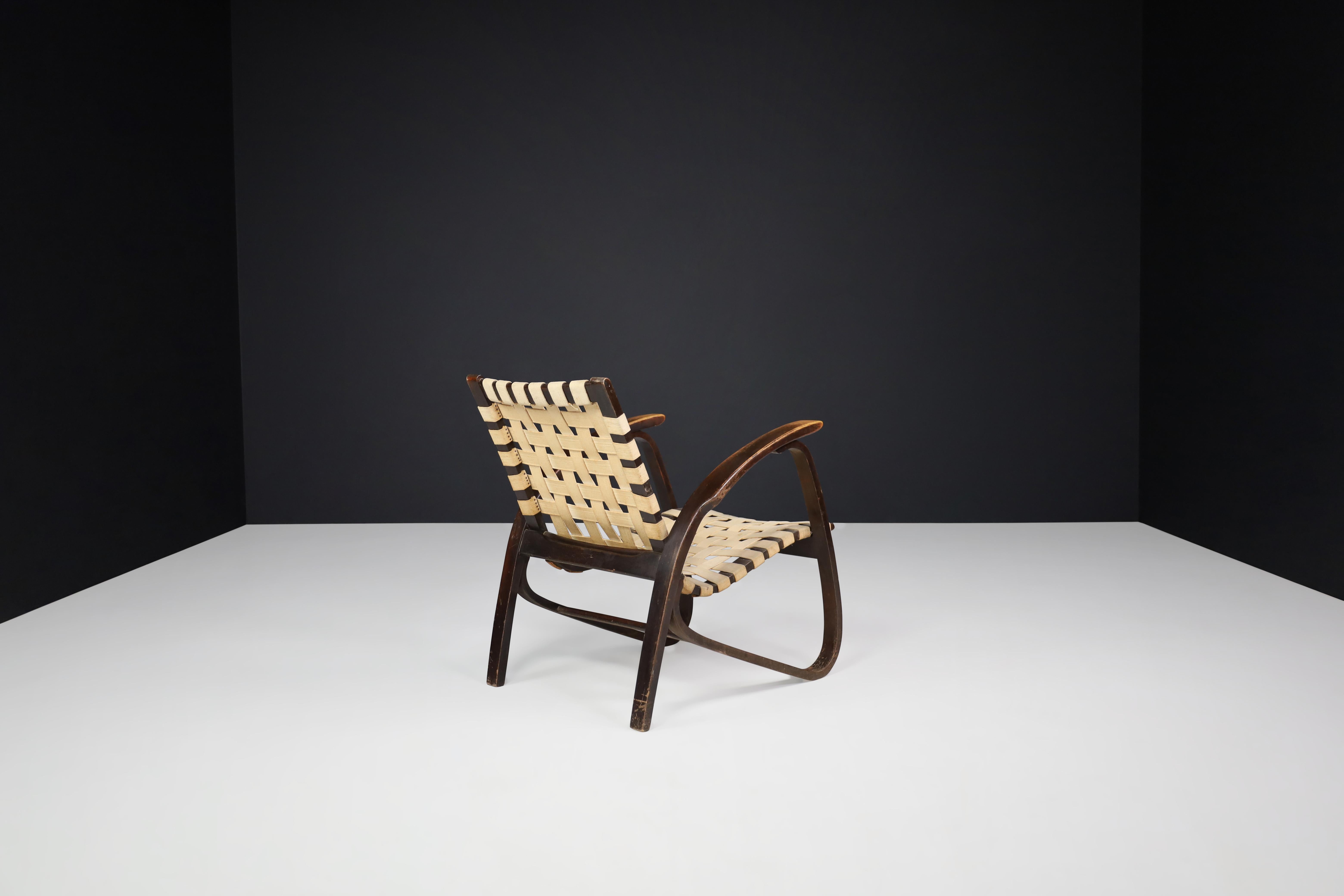 Jan Vaněk Pair of Four Lounge Chairs in Bentwood and Canvas Straps 3