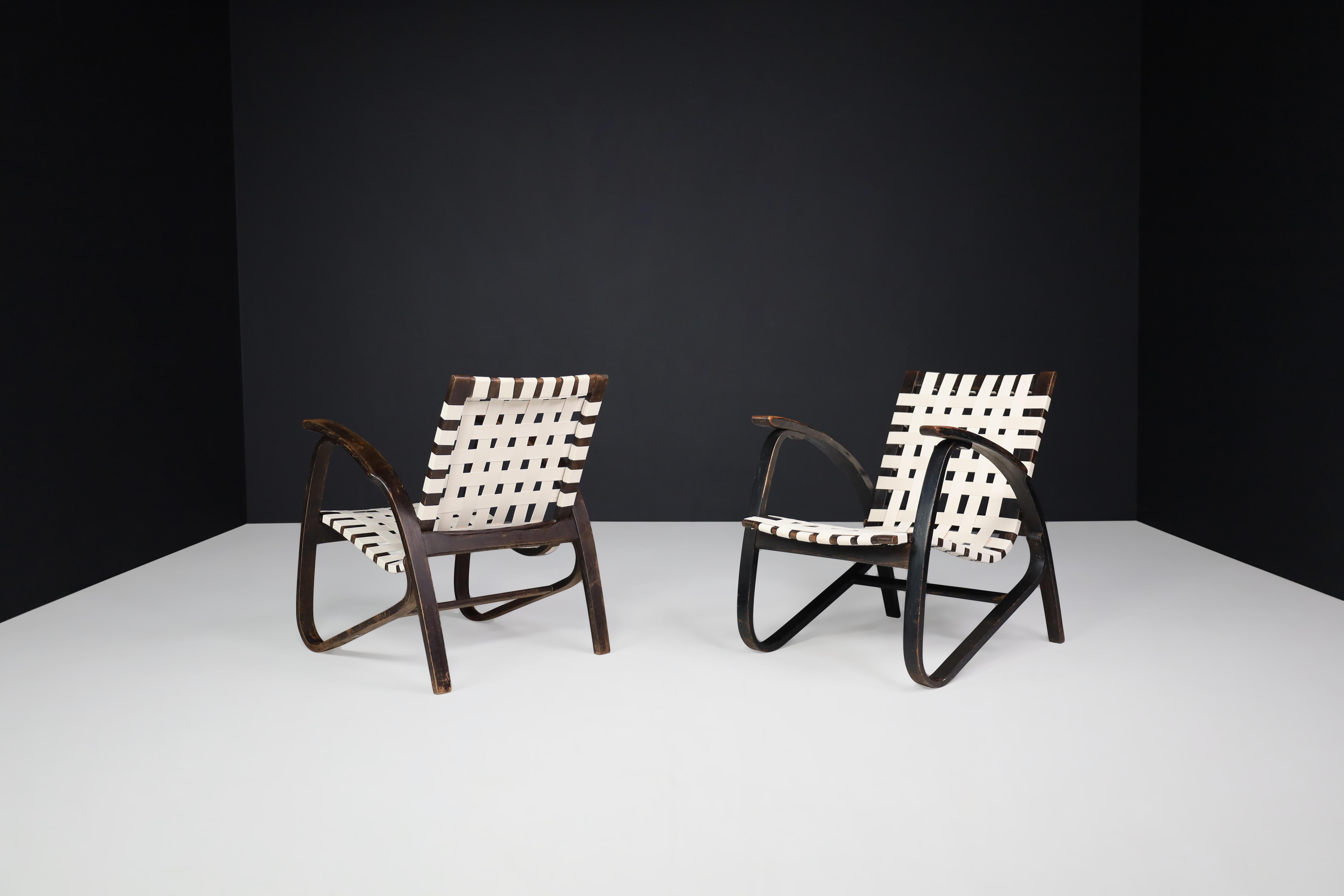 Jan Vaněk Pair of Lounge Chairs in Bentwood and Canvas Praque, 1940s 4