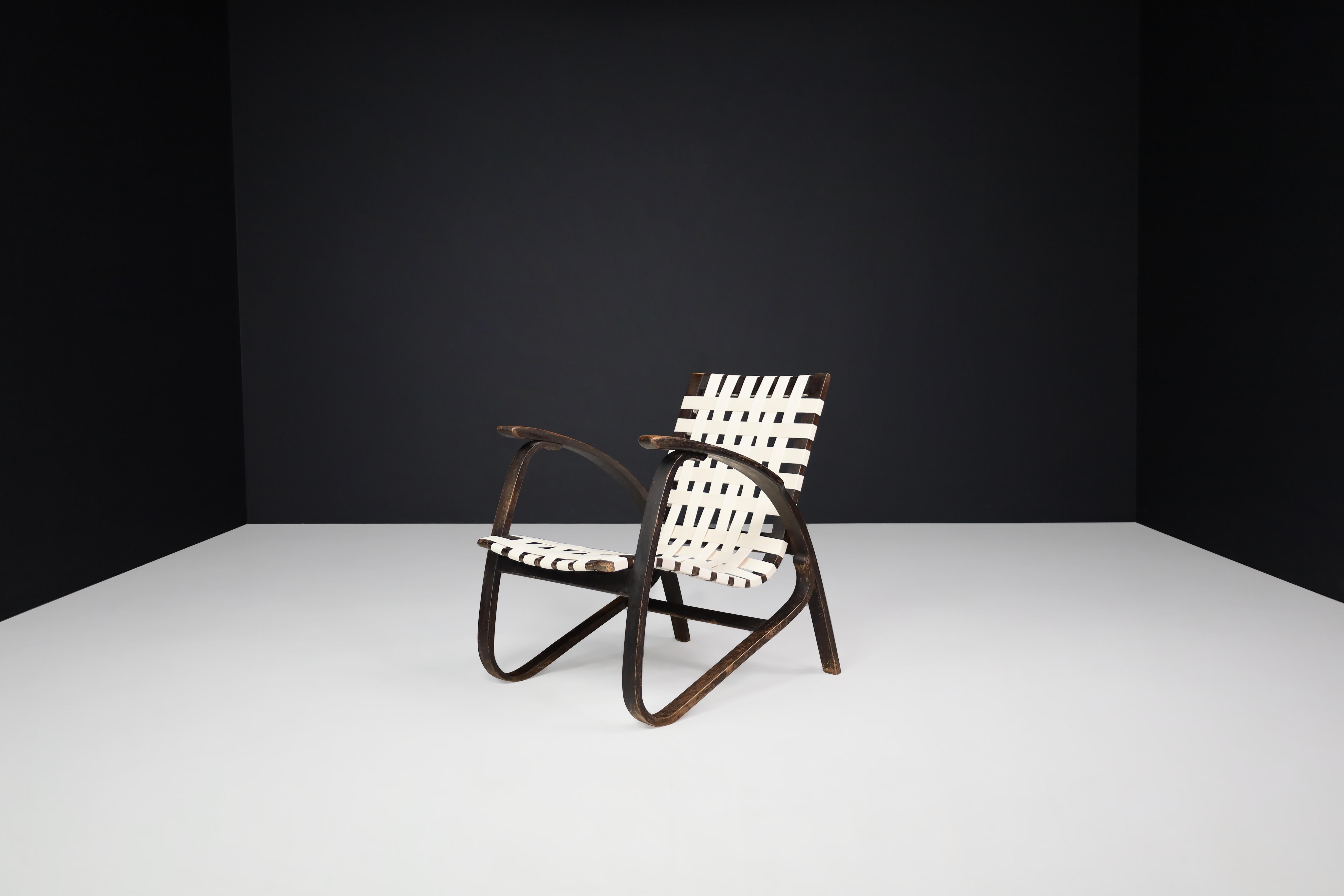 Jan Vaněk Pair of Lounge Chairs in Bentwood and Canvas Praque, 1940s 7