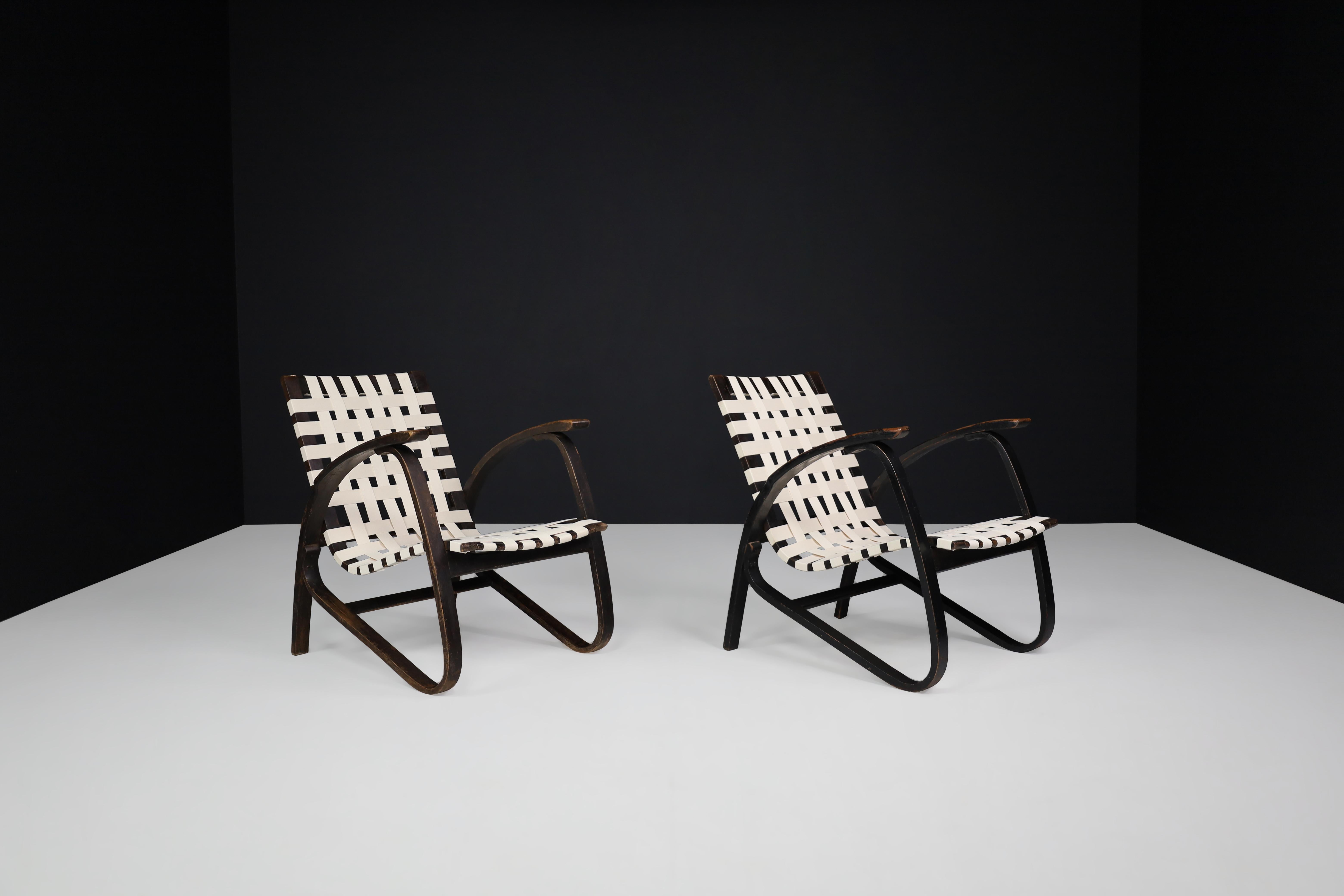 Czech Jan Vaněk Pair of Lounge Chairs in Bentwood and Canvas Praque, 1940s