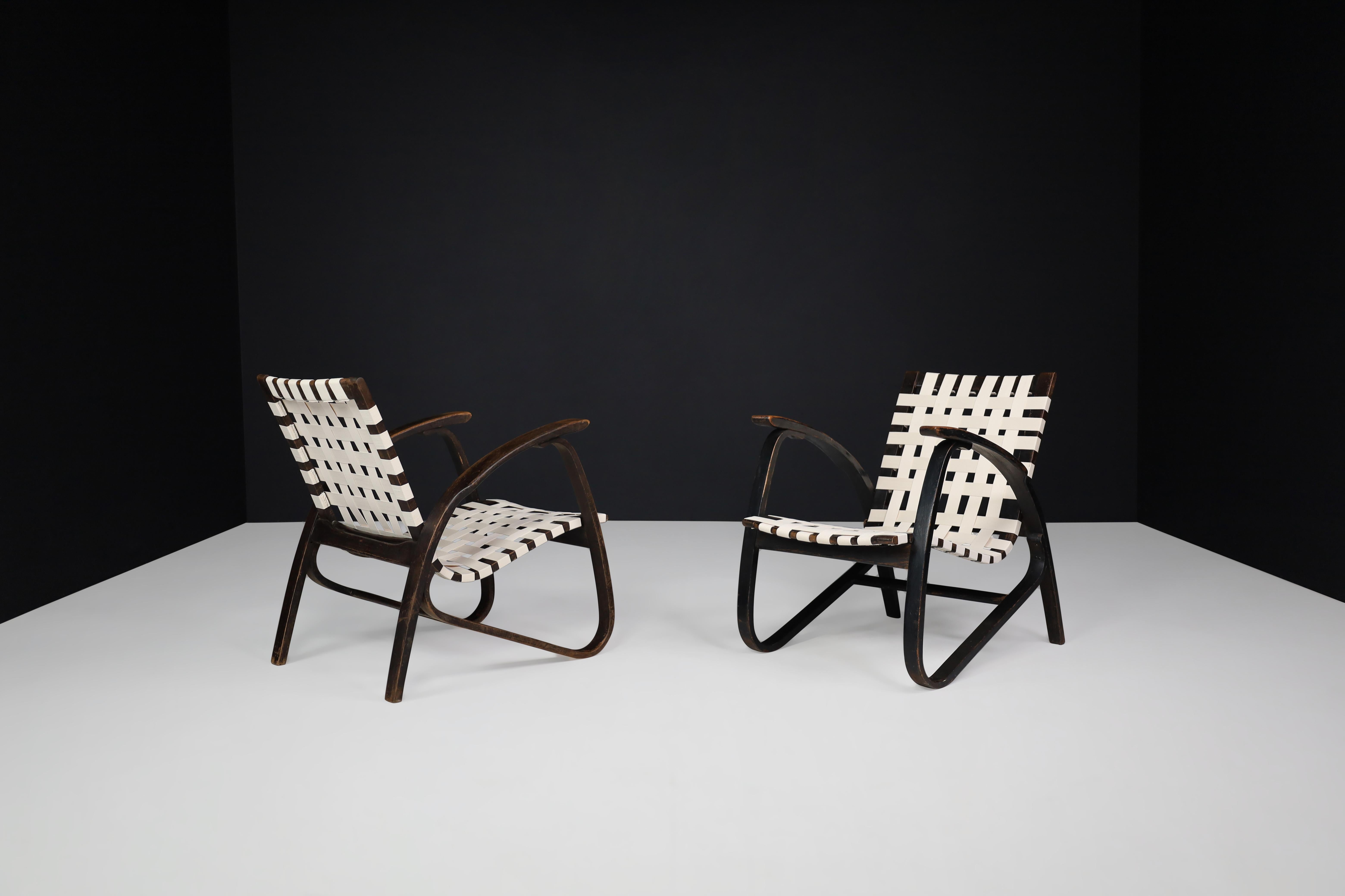 Jan Vaněk Pair of Lounge Chairs in Bentwood and Canvas Praque, 1940s 2