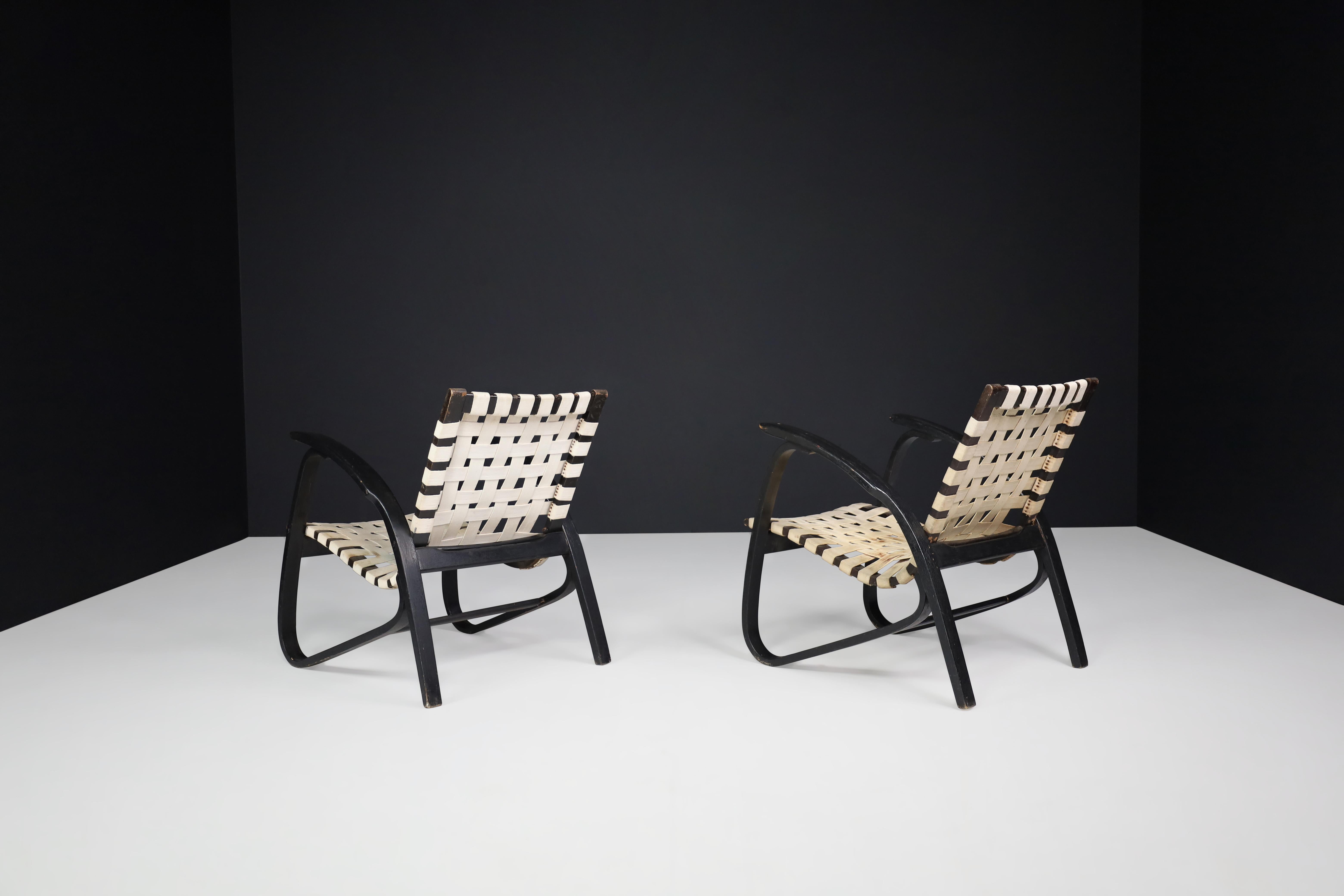 Czech Jan Vaněk Pair of Lounge Chairs in Bentwood and Canvas Straps Praque, 1940s