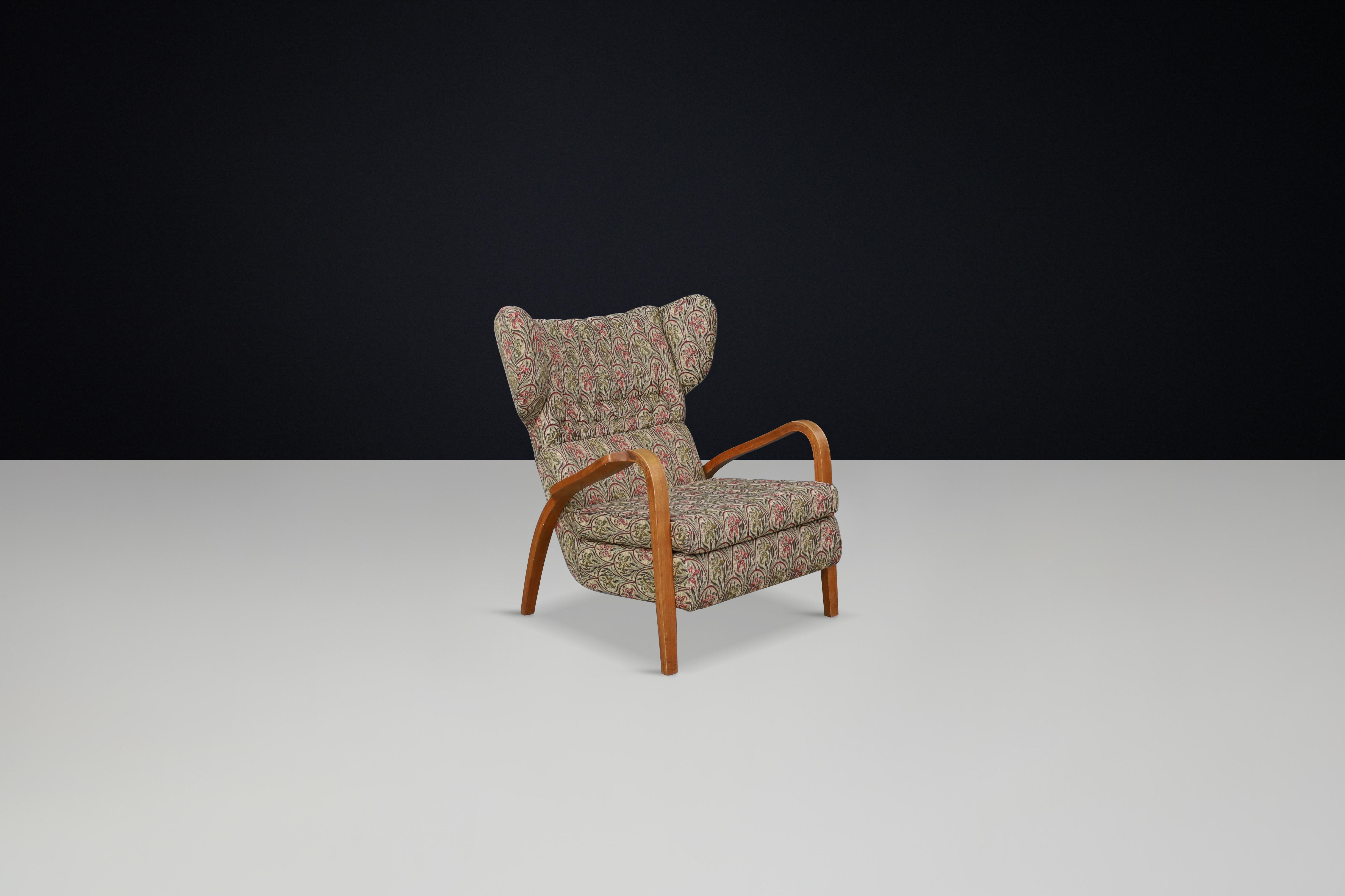 Czech Jan Vanek Wingback Chair in Oak Bentwood and Original Upholstery – Prague, 1940s For Sale