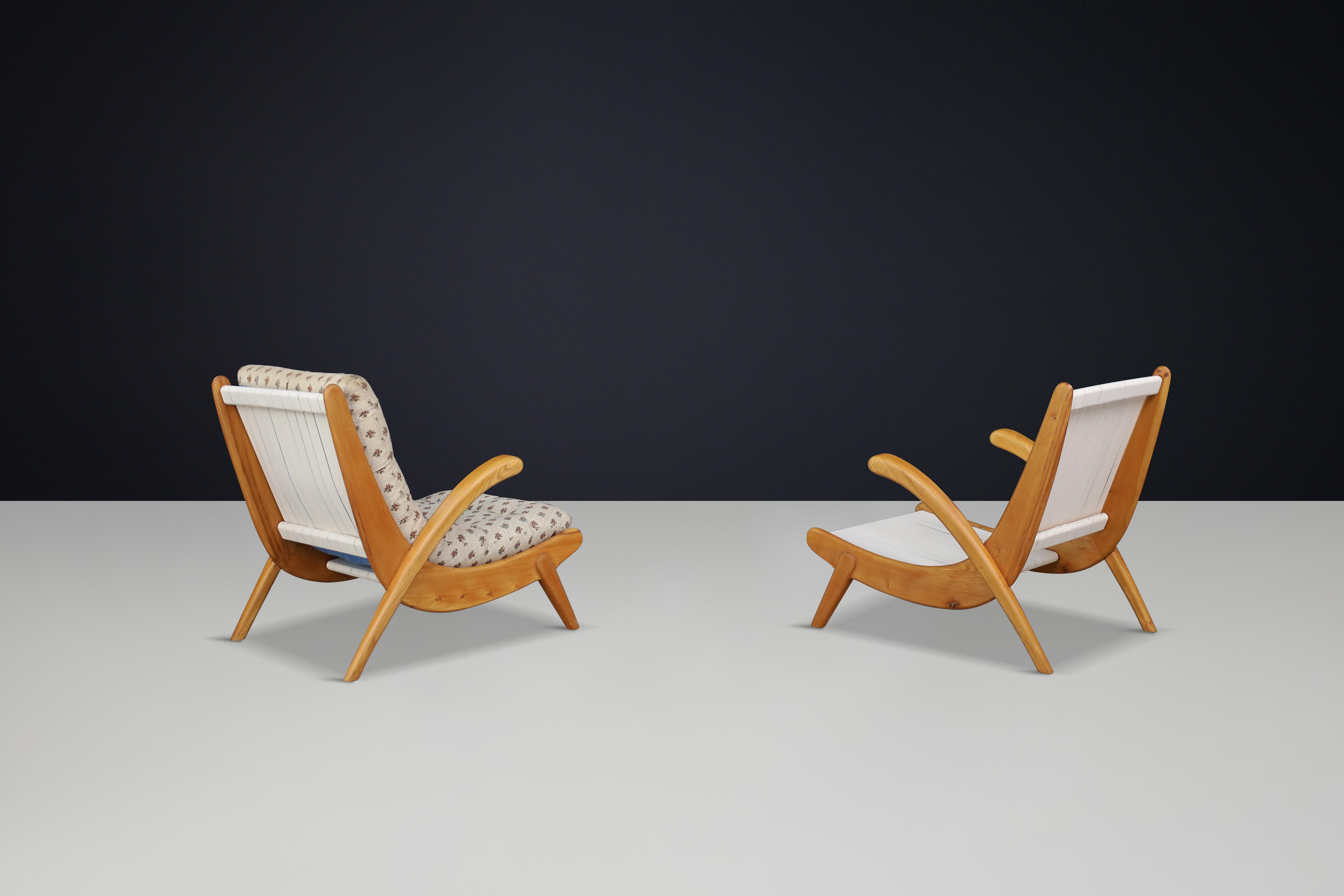 Jan Vanek's curved easy chairs curved oak, canvas and original upholstery 1950 In Good Condition For Sale In Almelo, NL