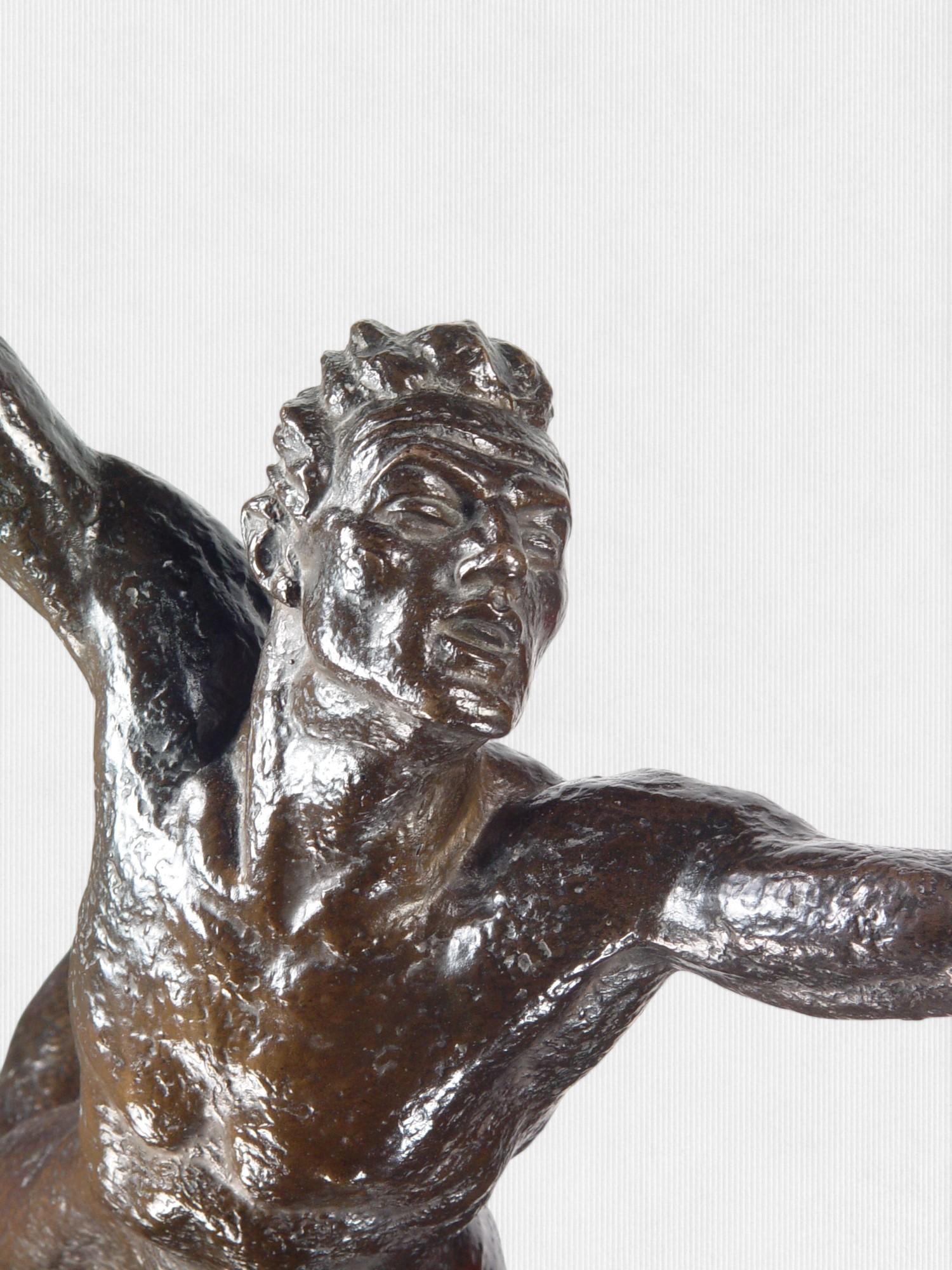 Sokol-Athlete, una scultura di movimento e forza di Jan Vítězslav Dušek in vendita 6