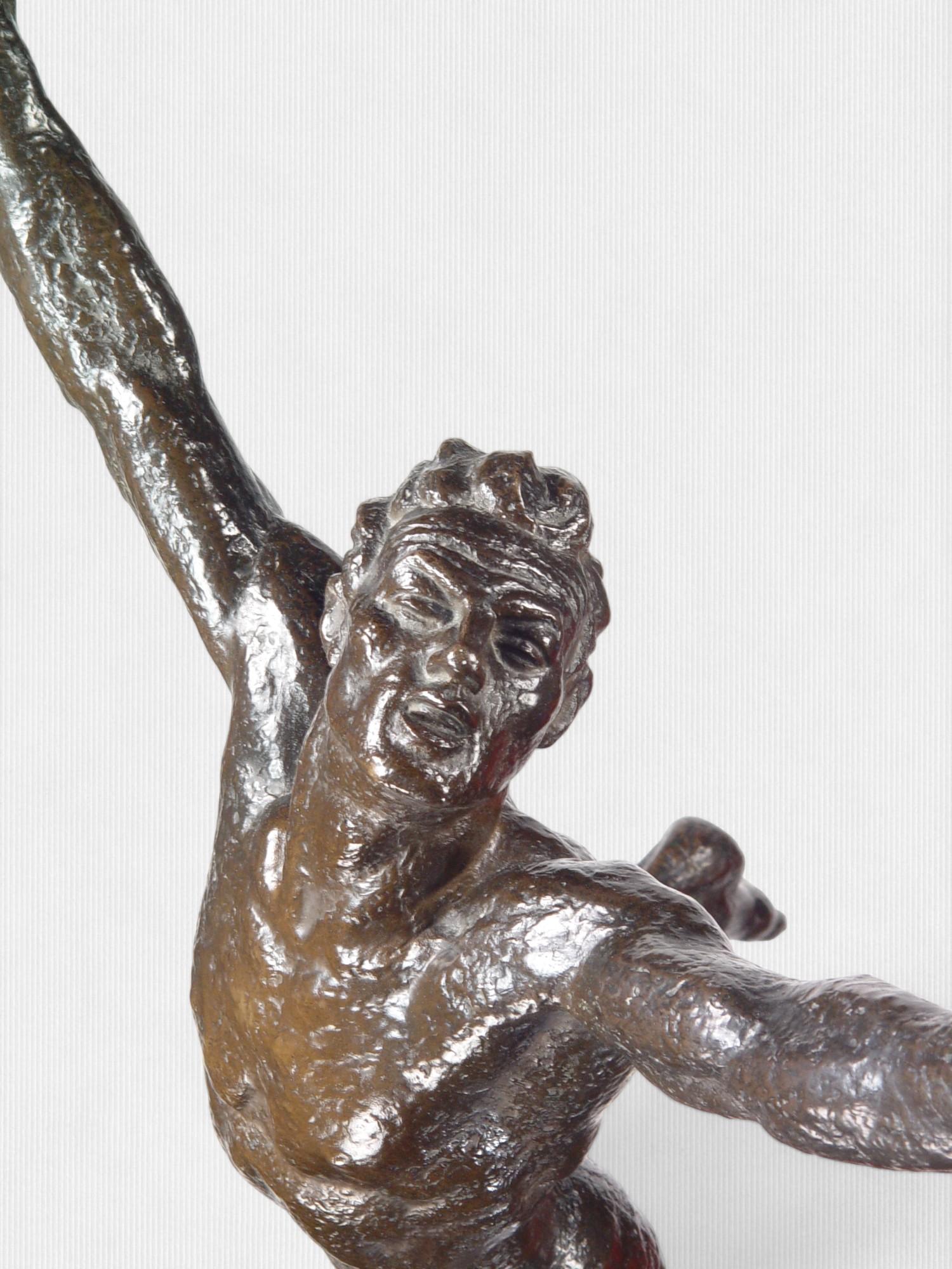 Sokol-Athlete, una scultura di movimento e forza di Jan Vítězslav Dušek in vendita 7