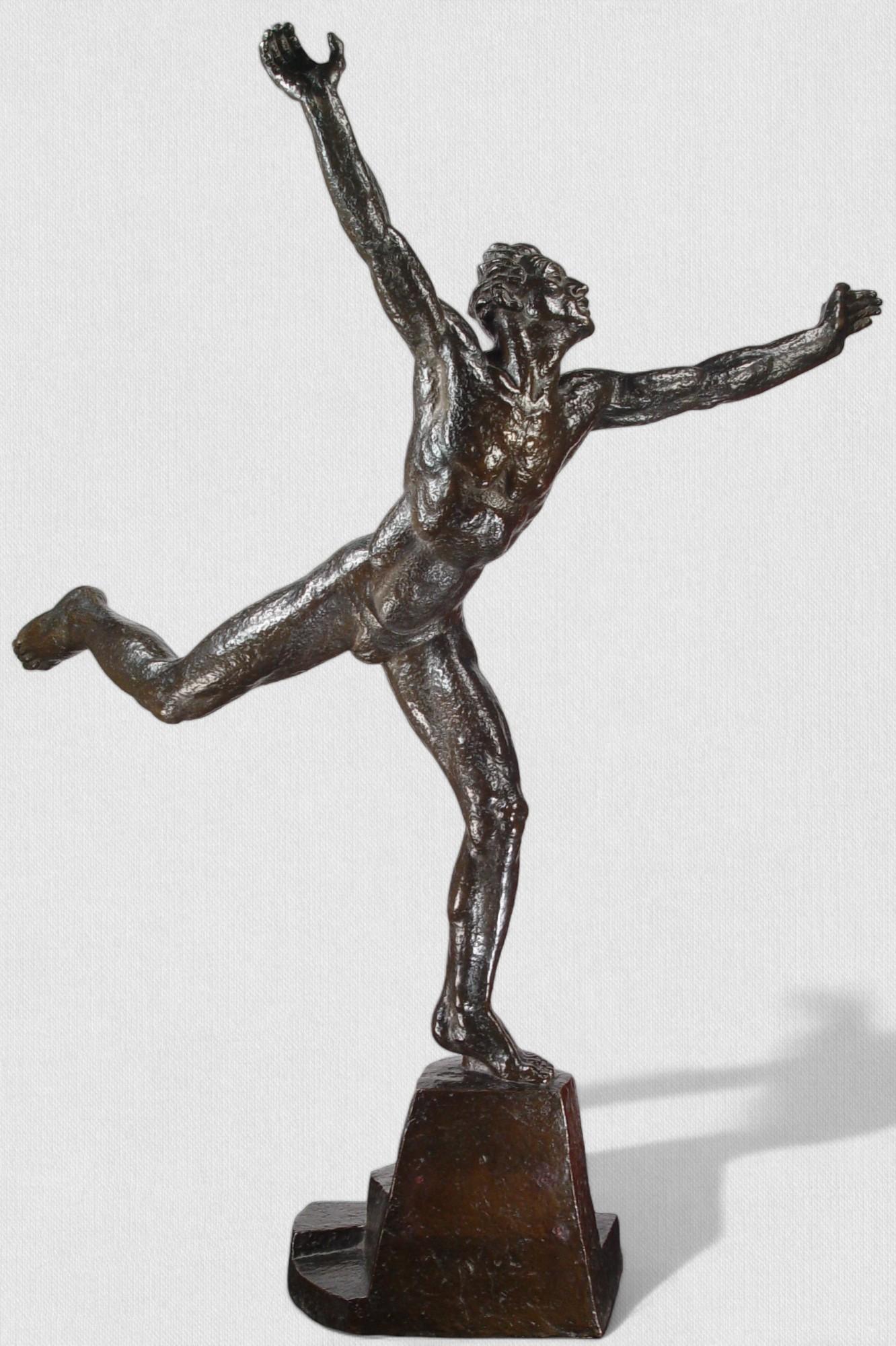 Sokol-Athlete, una scultura di movimento e forza di Jan Vítězslav Dušek in vendita 4