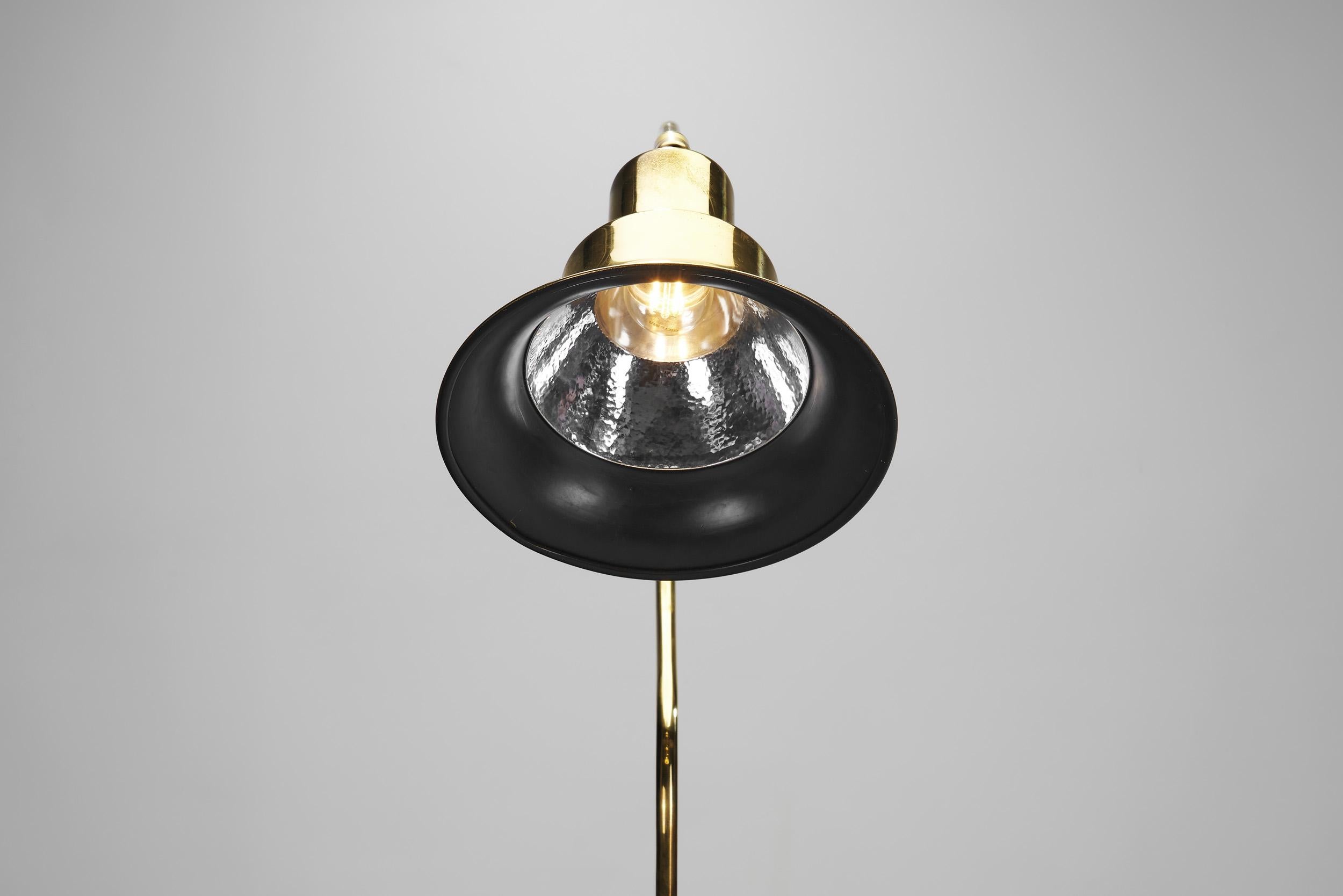 Jan Wickelgren Curved Brass Floor Lamp for Aneta Belysning AB, Sweden 1970s For Sale 1