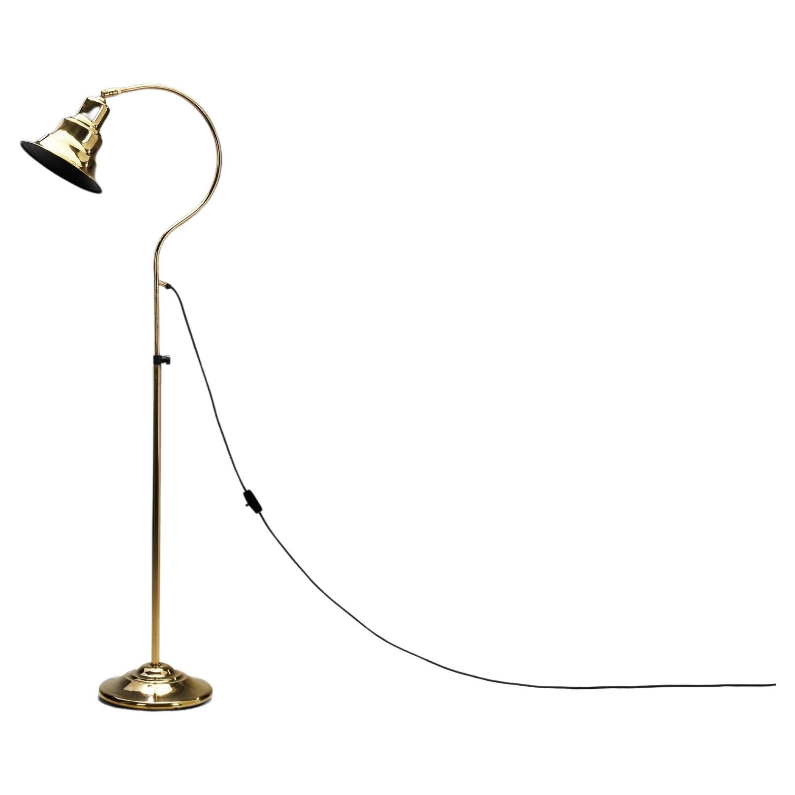 Jan Wickelgren Curved Brass Floor Lamp for Aneta Belysning AB, Sweden 1970s For Sale