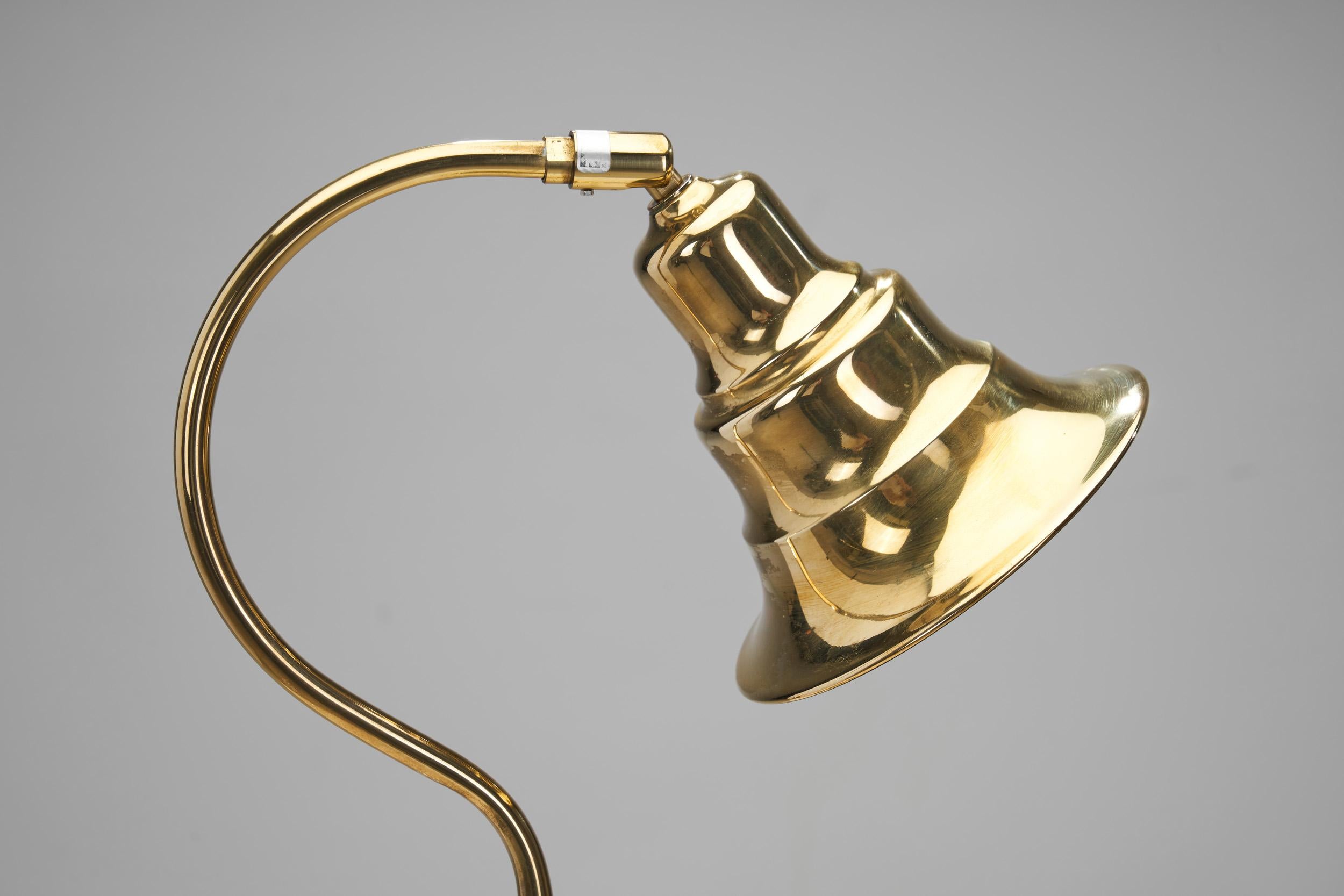 Jan Wickelgren Curved Brass Table Lamp for Aneta Belysning AB, Sweden, 1970s For Sale 3