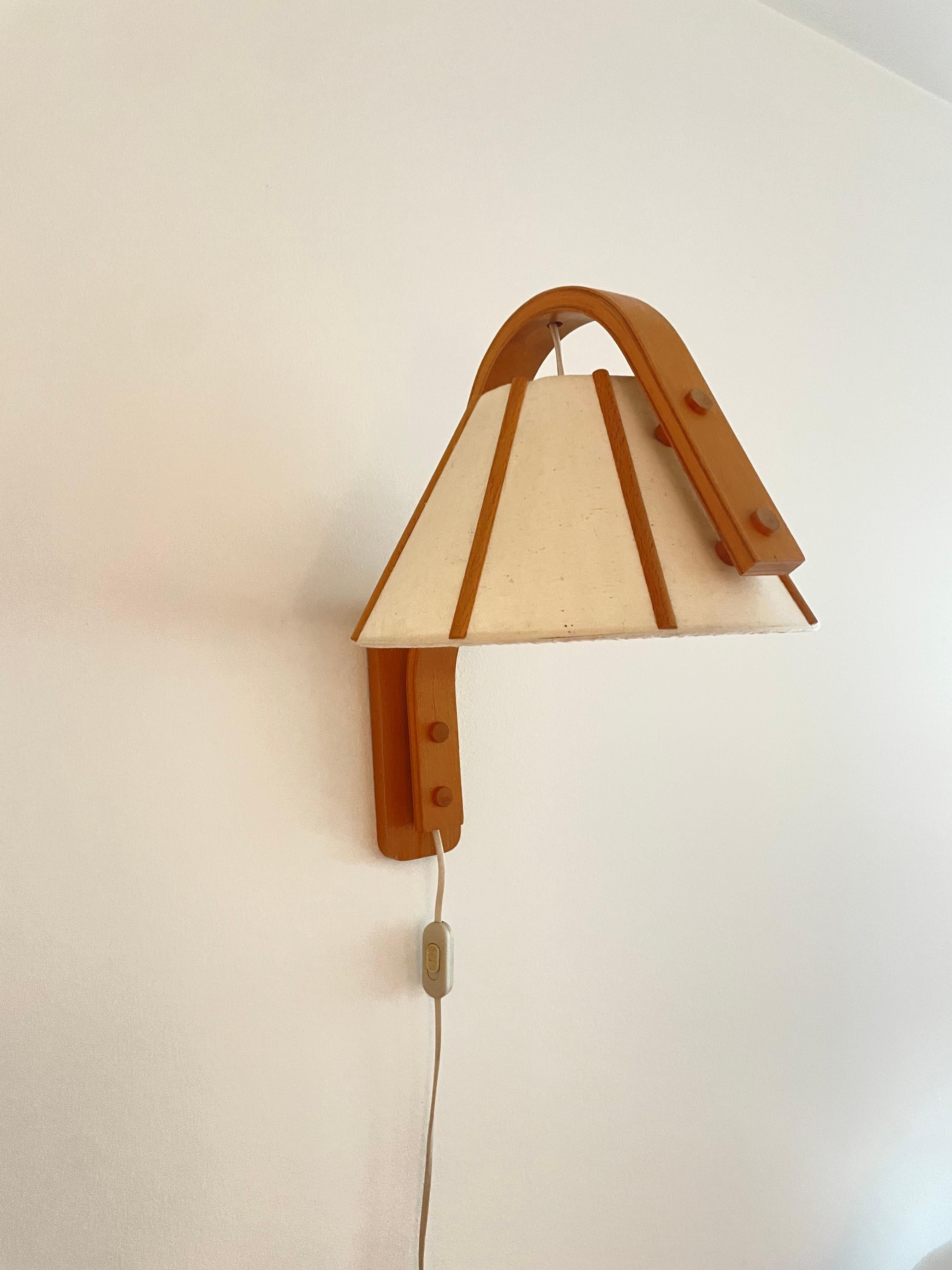 Jan Wickelgren Skandinavische moderne Wandlampen aus Buche, 1970er Jahre, Schweden (Skandinavische Moderne) im Angebot