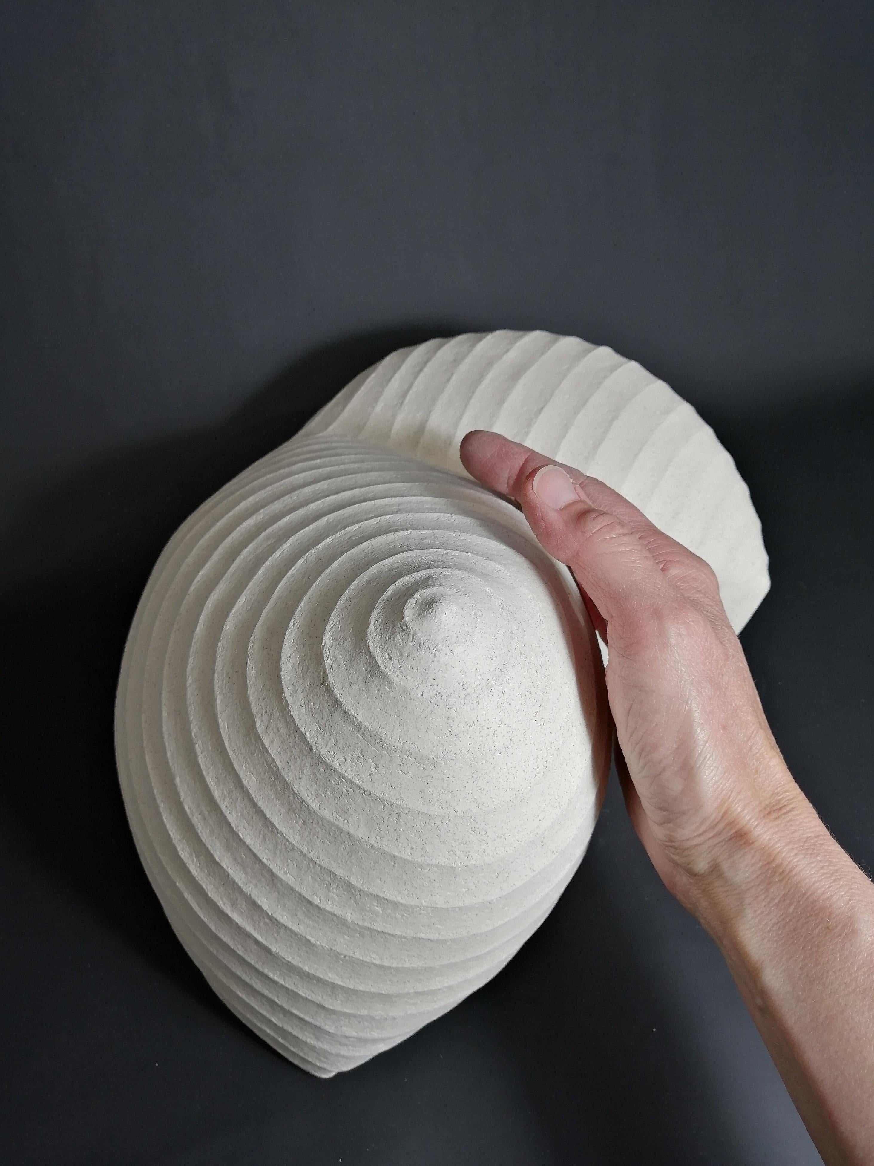 Untitled No.36, Contour - minimalist, abstract, contemporary ceramic sculpture - Sculpture by Jana Osterman