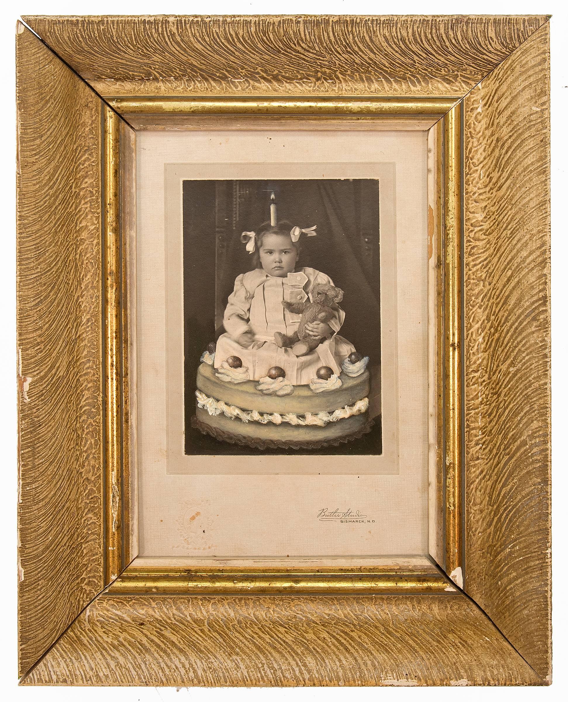 Jana Paleckova Figurative Painting - untitled (girl in a cake)