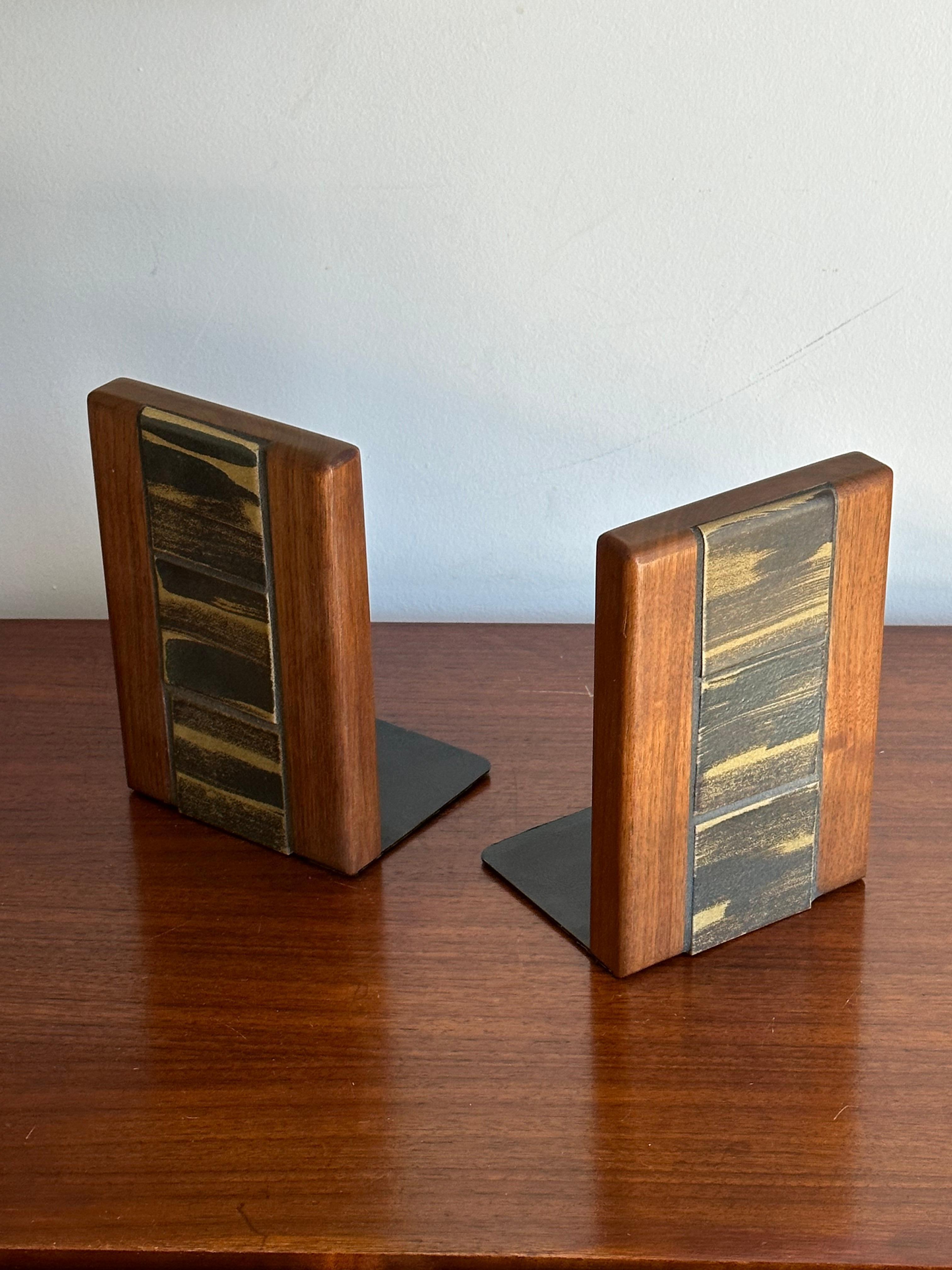 Jane and Gordon Martz Bookends for Marshall Studios In Good Condition In St.Petersburg, FL