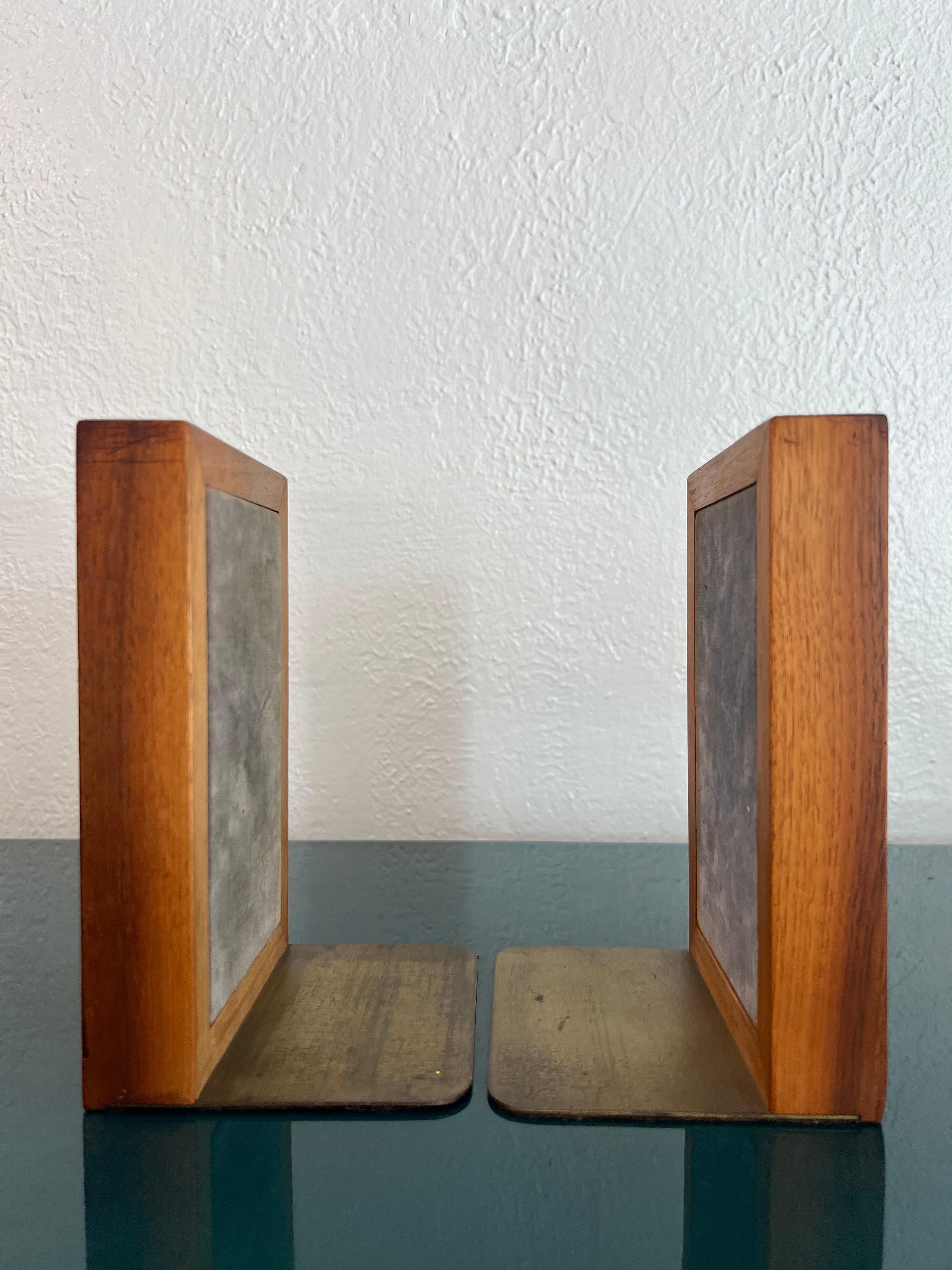 Jane And Gordon Martz Ceramic And Walnut Bookends In Good Condition In West Palm Beach, FL