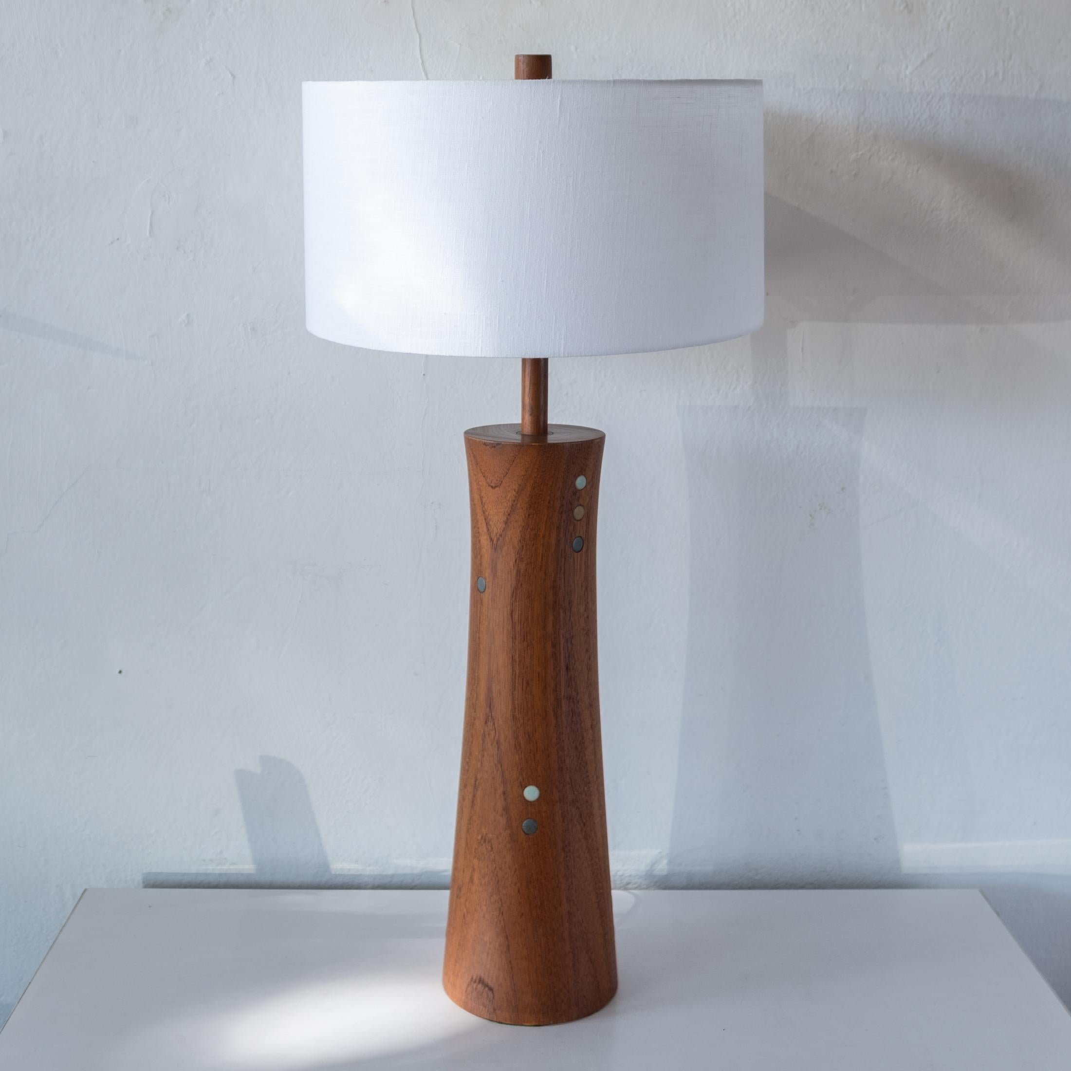 North American Jane and Gordon Martz Ceramic and Walnut Table Lamp For Sale