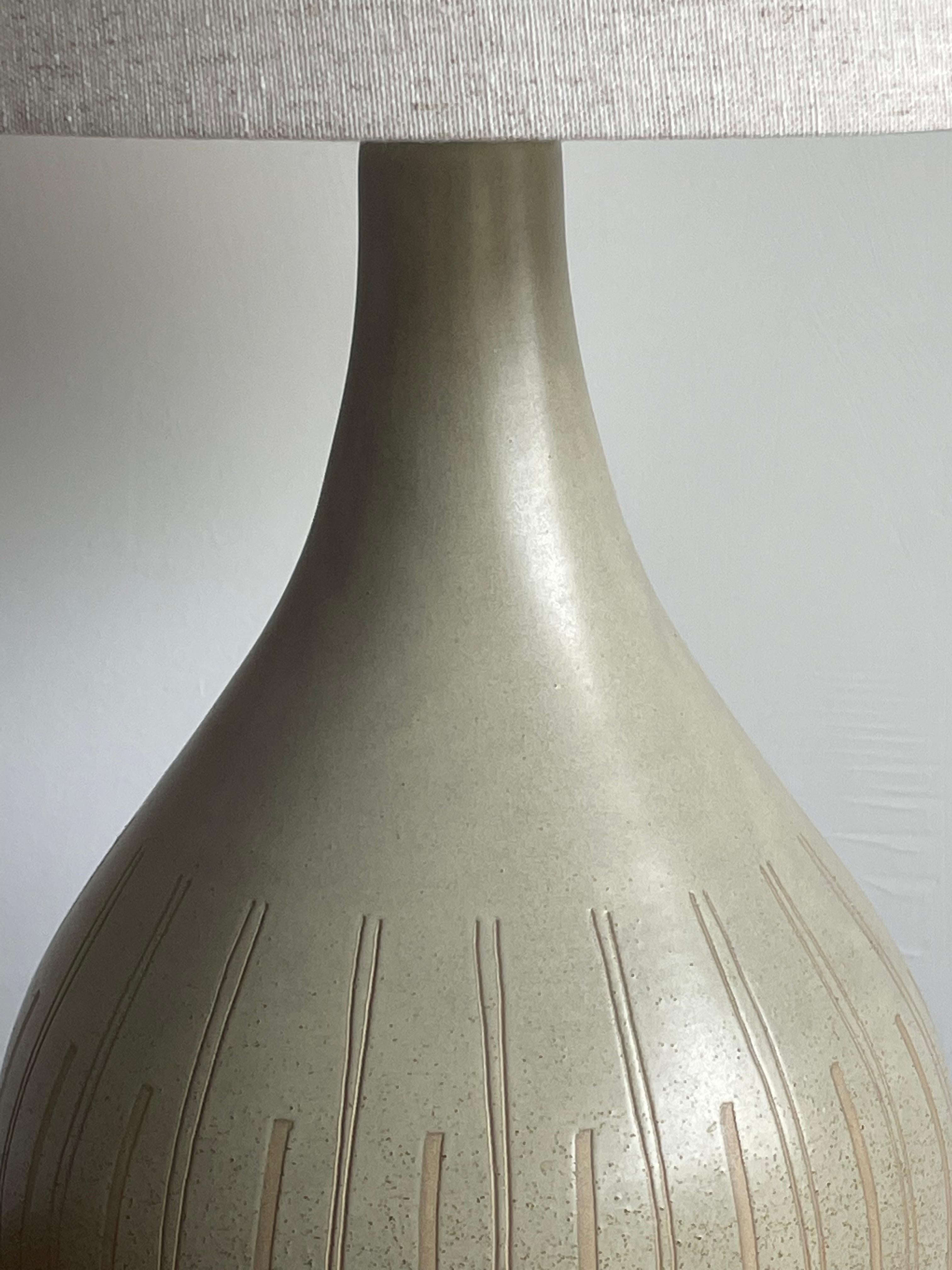 Mid-Century Modern Jane and Gordon Martz Ceramic Table Lamp for Marshall Studios For Sale