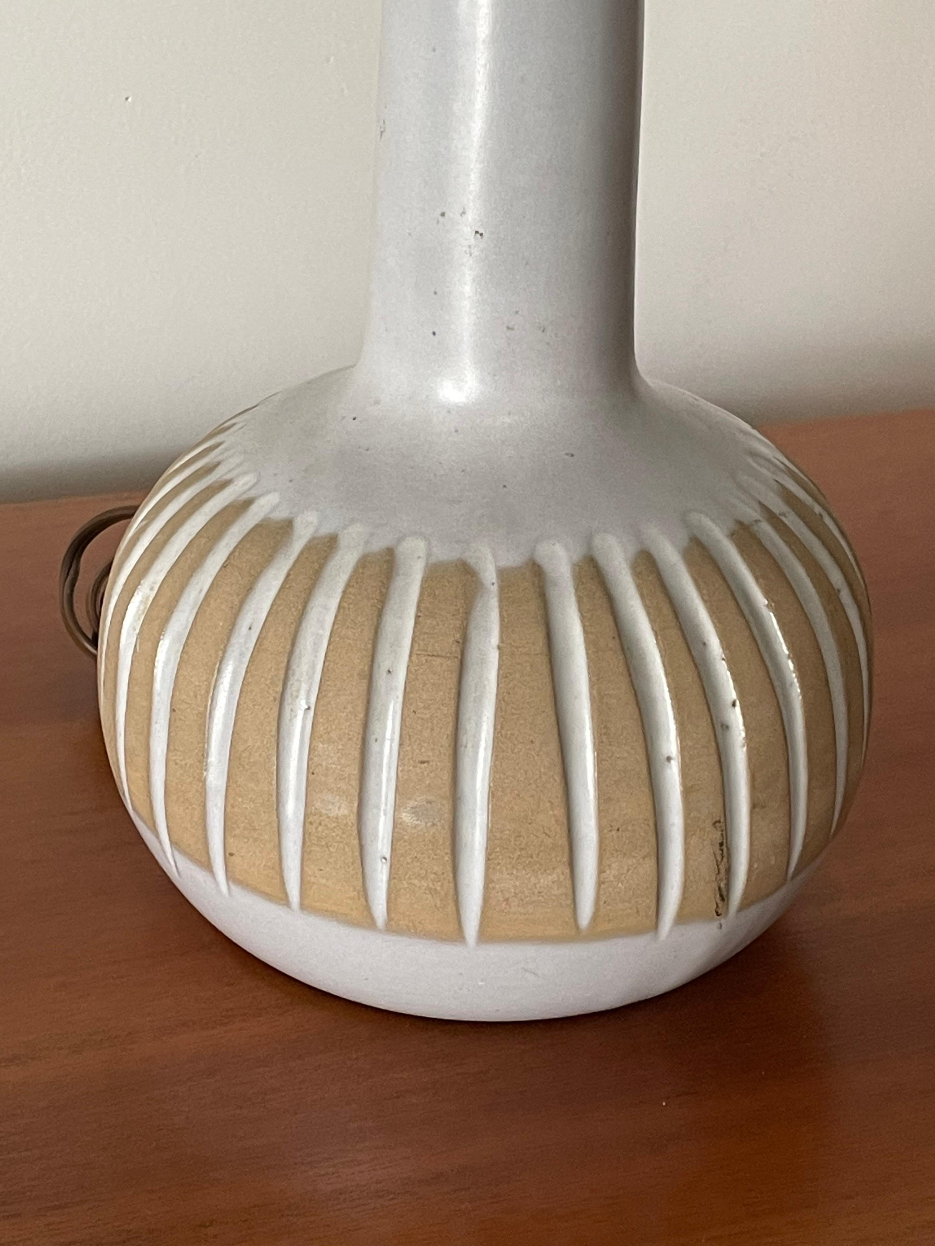 Keramik-Tischlampe von Gordon Martz (Moderne der Mitte des Jahrhunderts) im Angebot