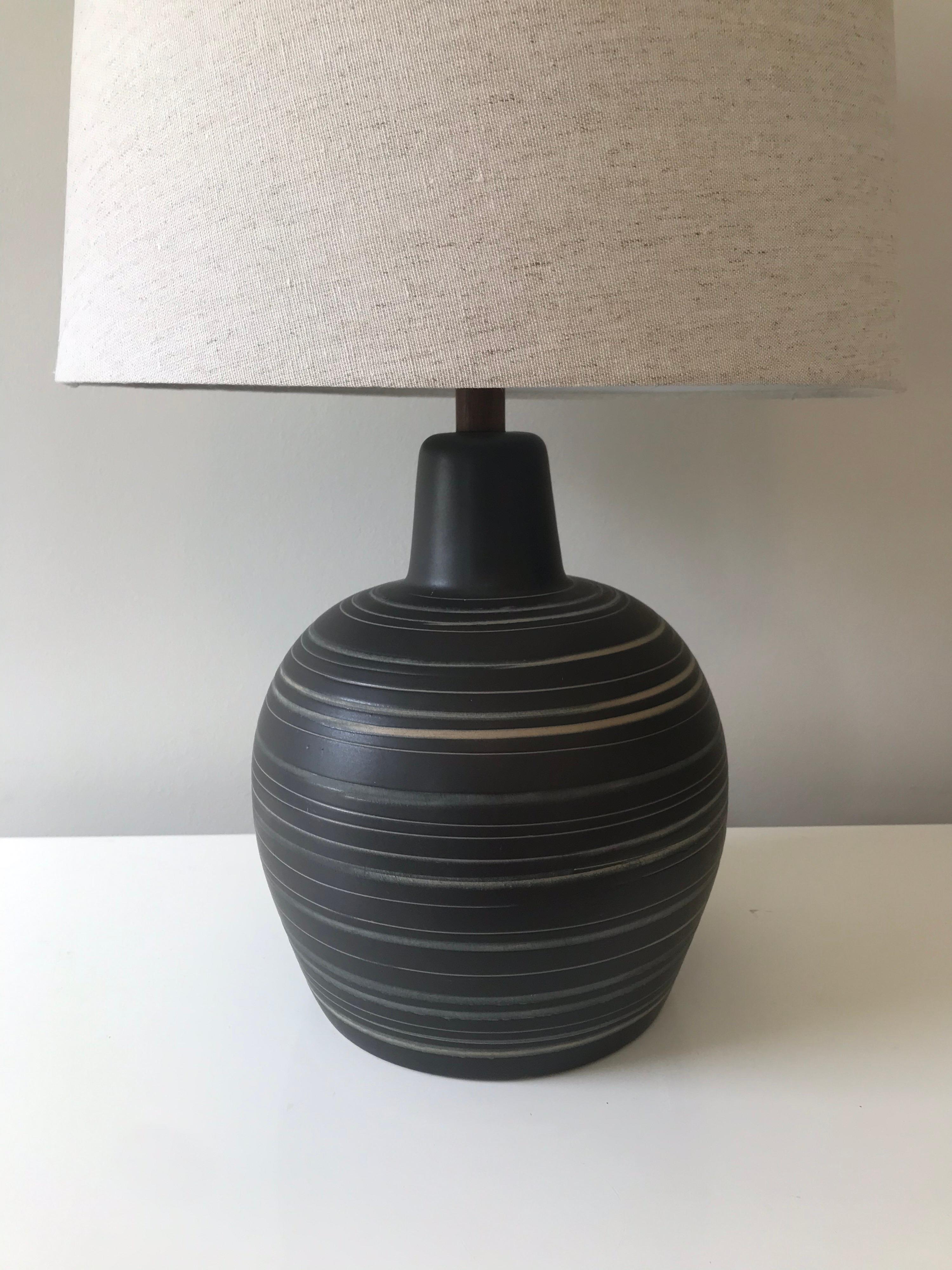 Jane and Gordon Martz Ceramic Table Lamp In Good Condition For Sale In St.Petersburg, FL