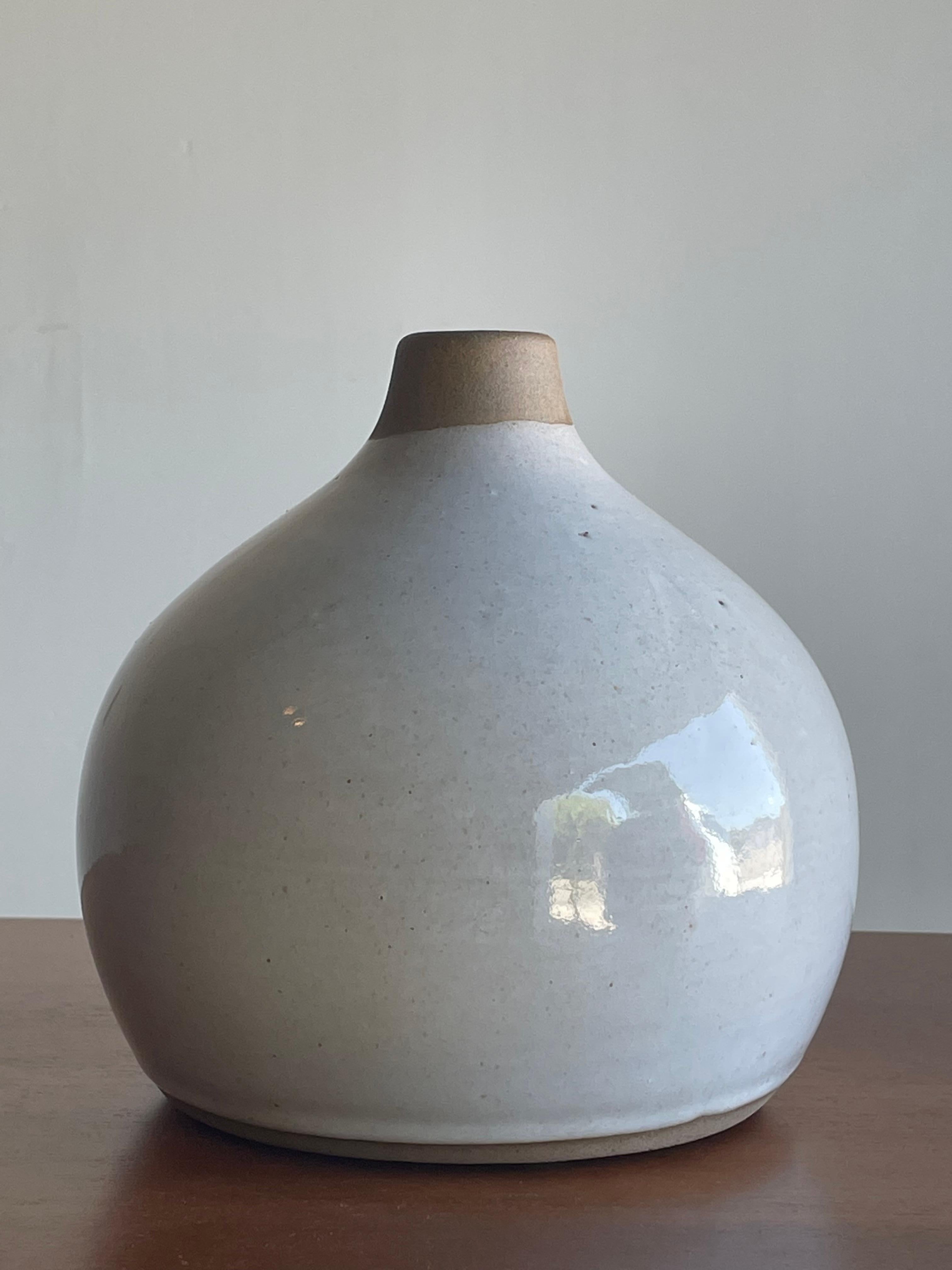 Jane and Gordon Martz for Marshall Studios Ceramic Vase In Good Condition For Sale In St.Petersburg, FL