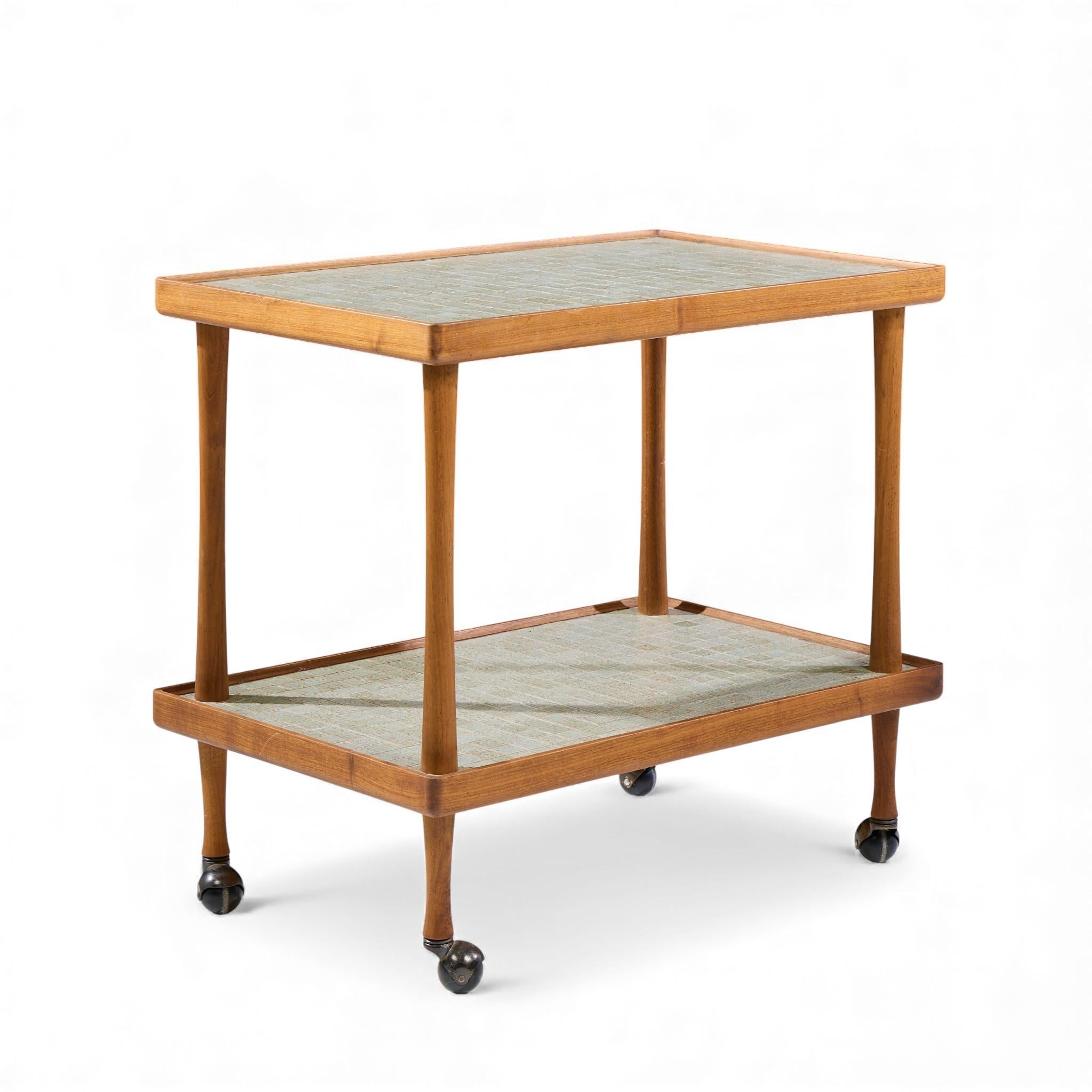 Jane und Gordon Martz für Marshall Studios Mid Century Barwagen aus Nussbaum und Kacheln (20. Jahrhundert) im Angebot