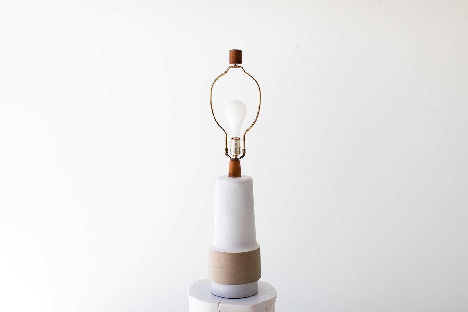 Designer: Jane & Gordon Martz.

Manufacturer: Marshal Studios.
Period/Model: Mid-Century Modern.
Specs: Clay.

Condition:

This Jane & Gordon Martz lamp for Marshall Studios is in good original condition. There are a couple thin lines in the