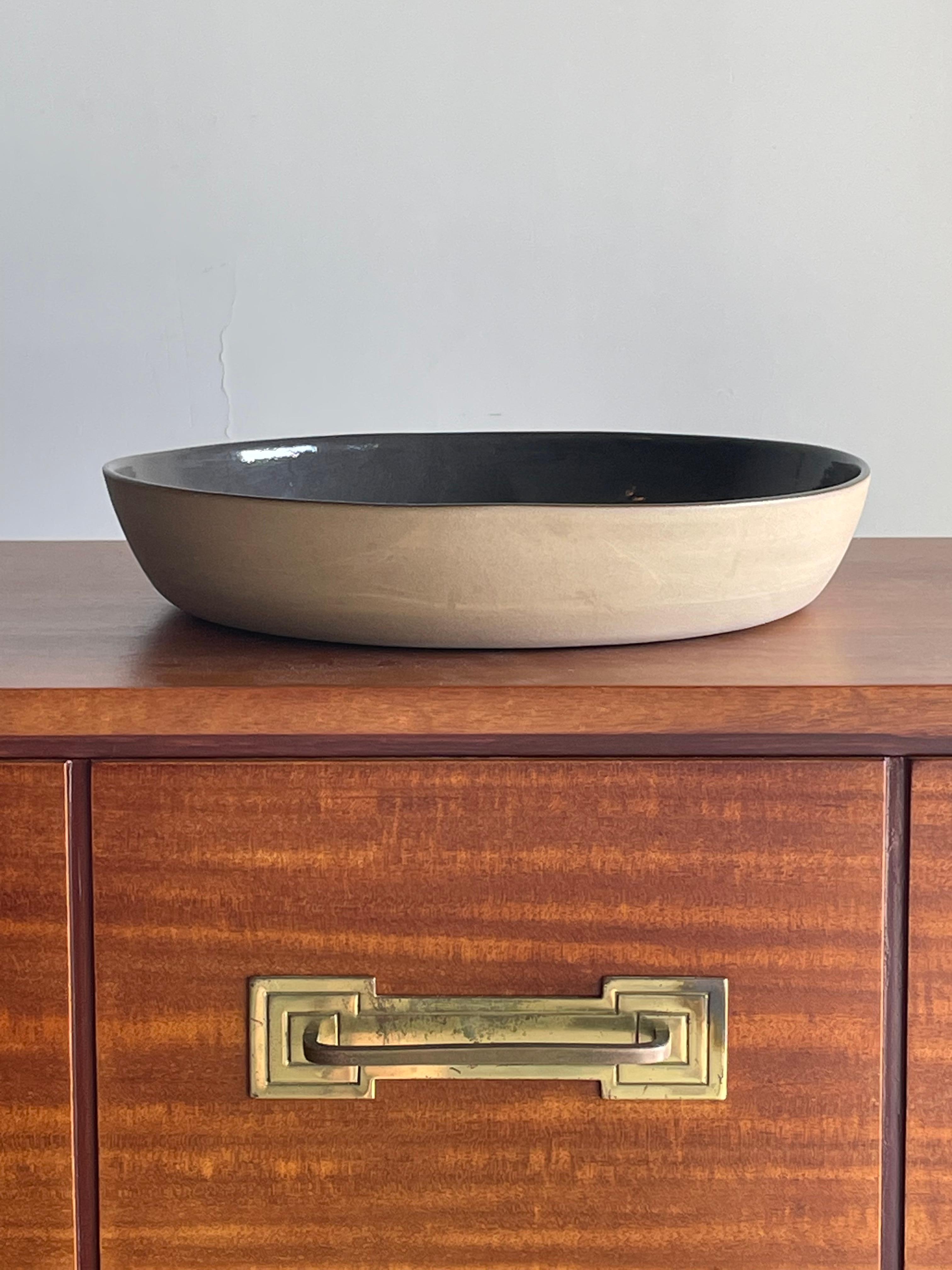 Mid-Century Modern Jane and Gordon Martz Large Ceramic Bowl for Marshall Studios For Sale