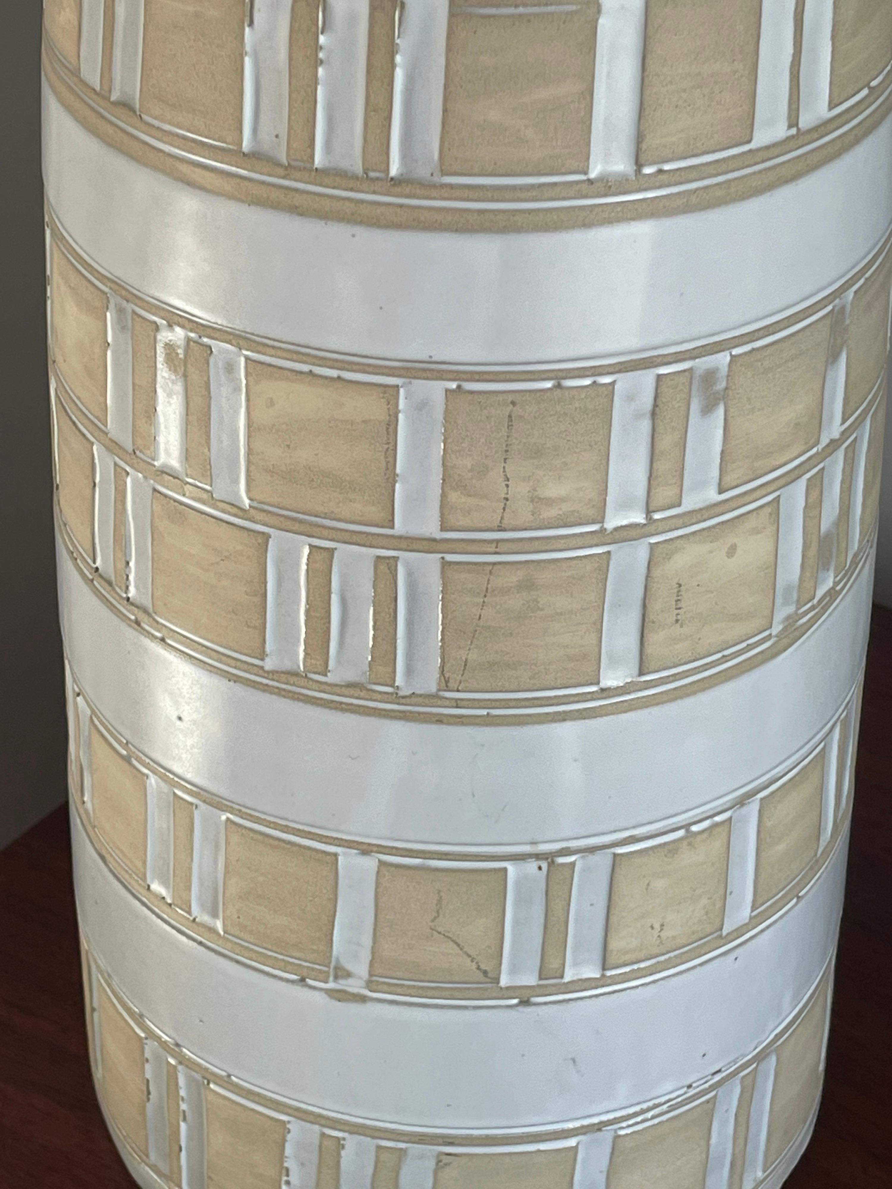 Jane and Gordon Martz Large Table Lamp, Ceramic and Walnut In Good Condition For Sale In St.Petersburg, FL