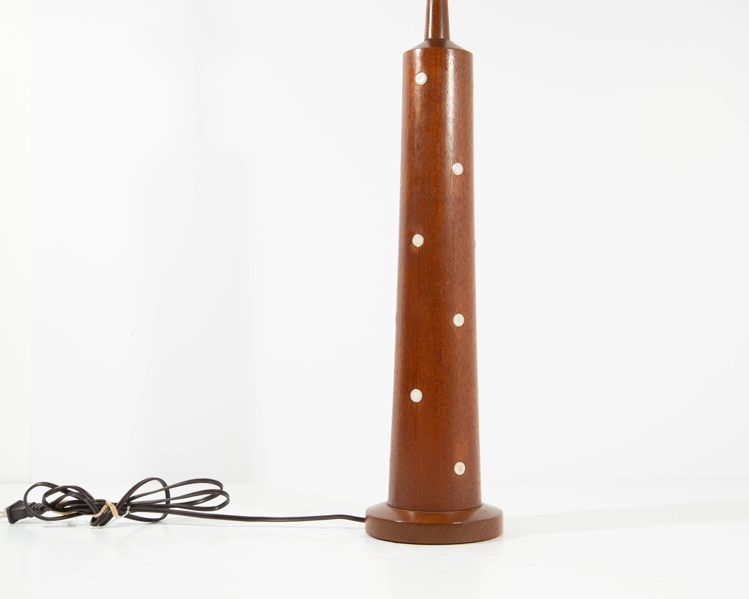 Mid-Century Modern Jane and Gordon Martz Marshall Studios Mid Century Modern Walnut Tile Table Lamp For Sale