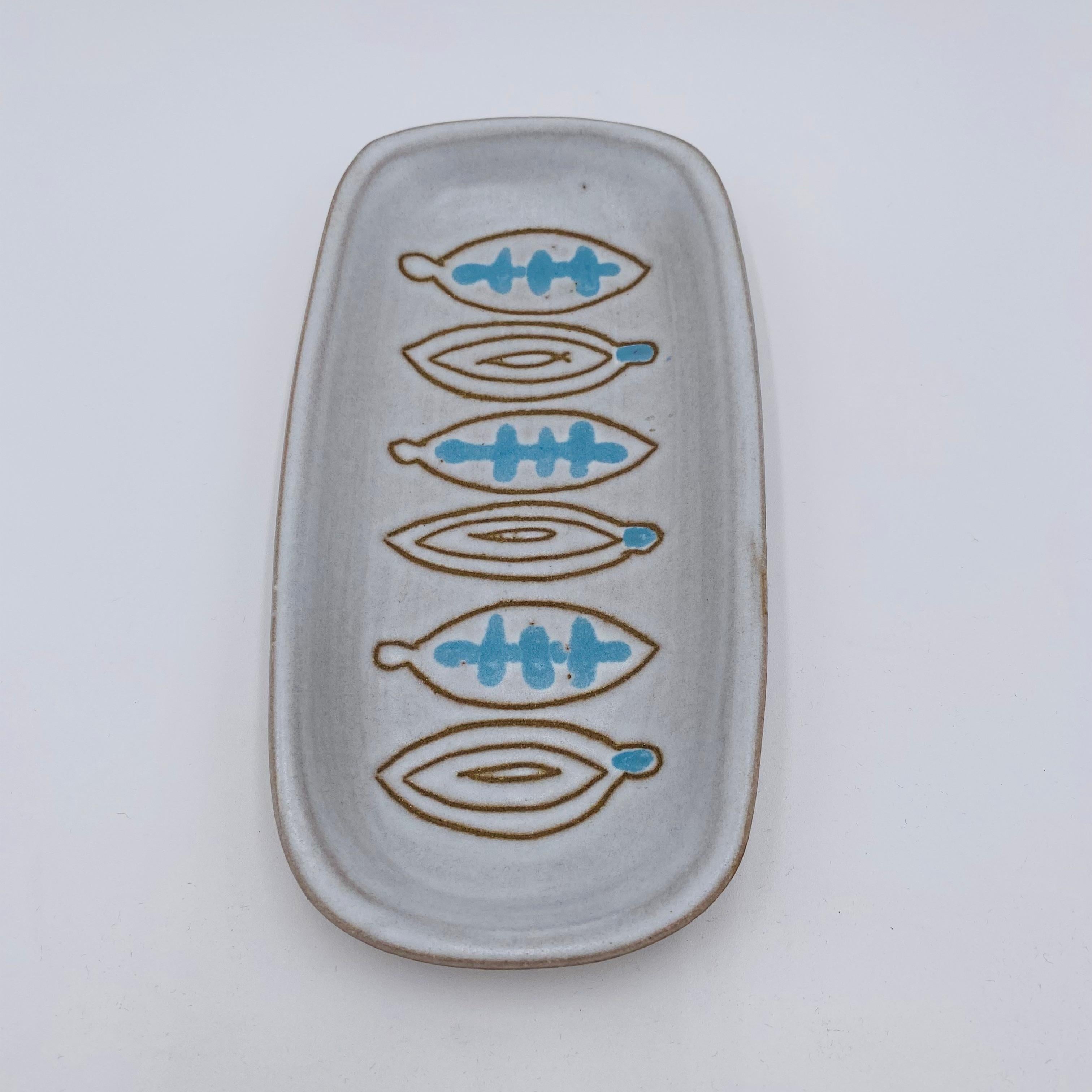 Mid-Century Modern Jane and Gordon Martz Pottery Ceramic Dish Catch All For Sale