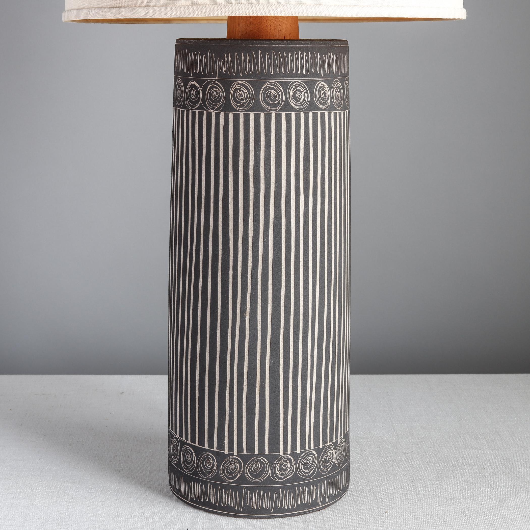 Mid-20th Century Jane and Gordon Martz Stoneware and Walnut Lamp Marshall Studios Black Sgraffito For Sale