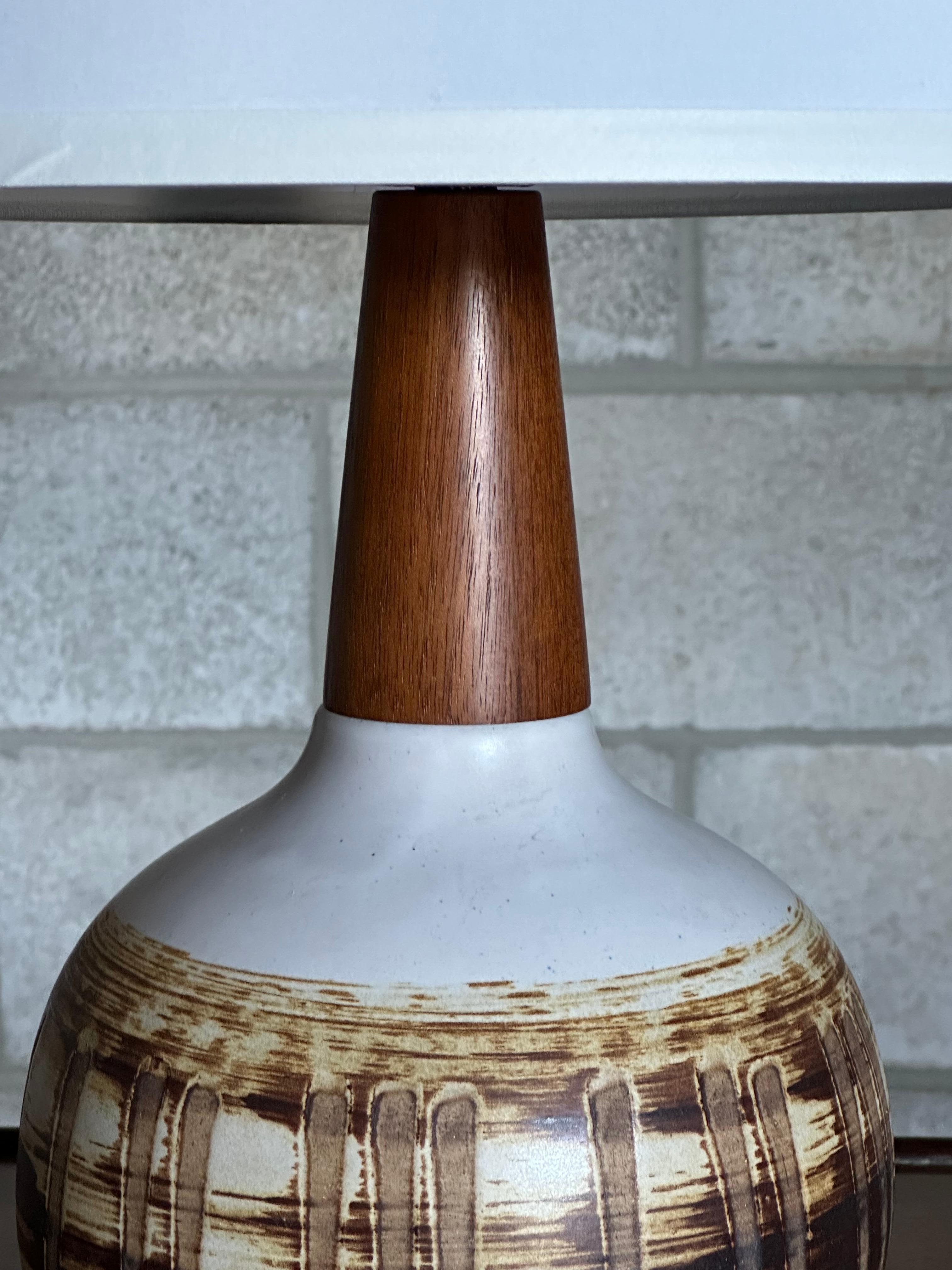 Martz Lamp by Jane and Gordon Martz for Marshall Studios, Ceramic Table Lamp For Sale 1