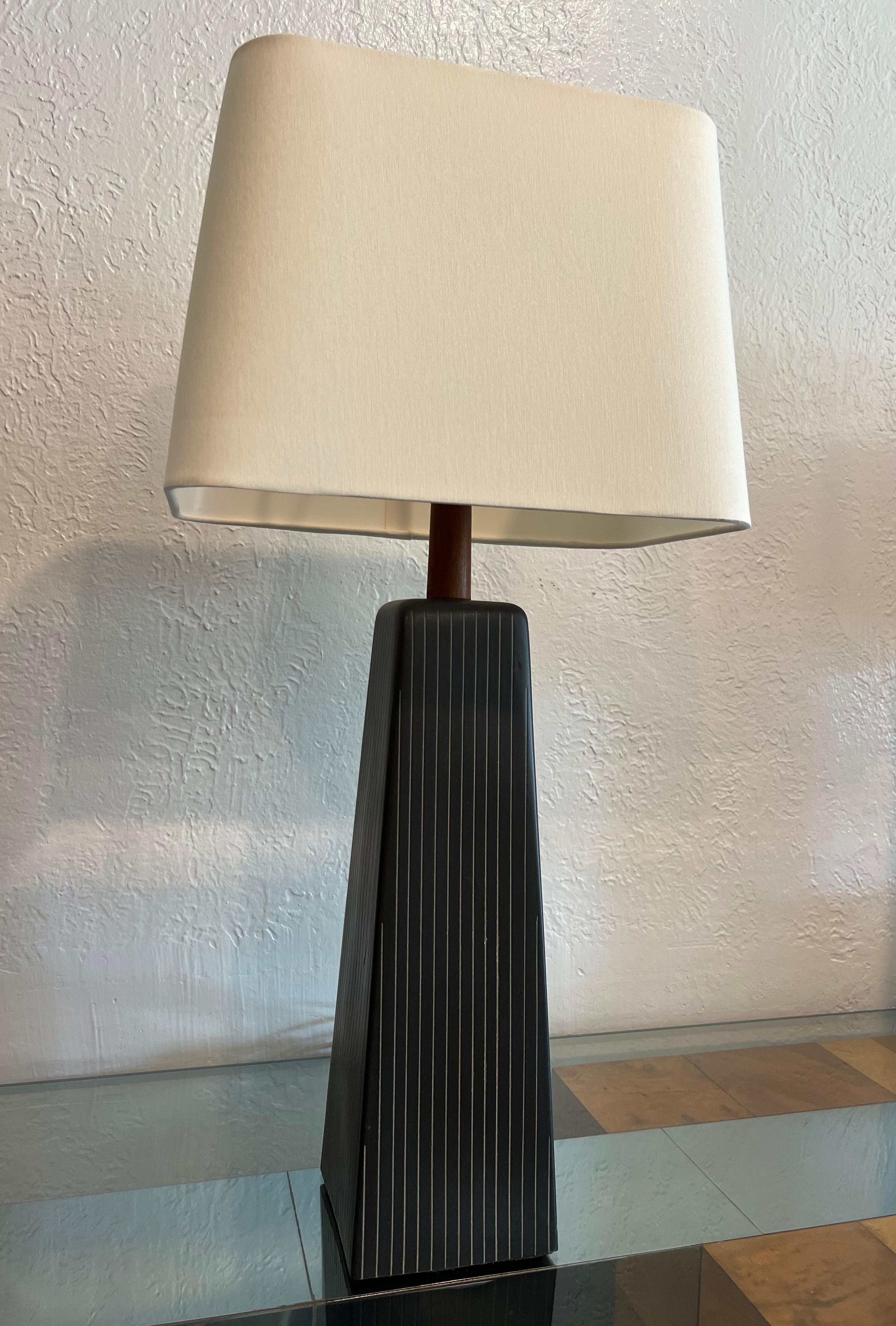 Jane and Gordon Martz tapered ceramic table lamp. Fitted with a new shade. Original socket and wiring (please refer to photos). Additional photos available upon request. 

Overall measurements: 29H 14W 9D 
Ceramic portion: 16.5H 5 1/4 square

Would