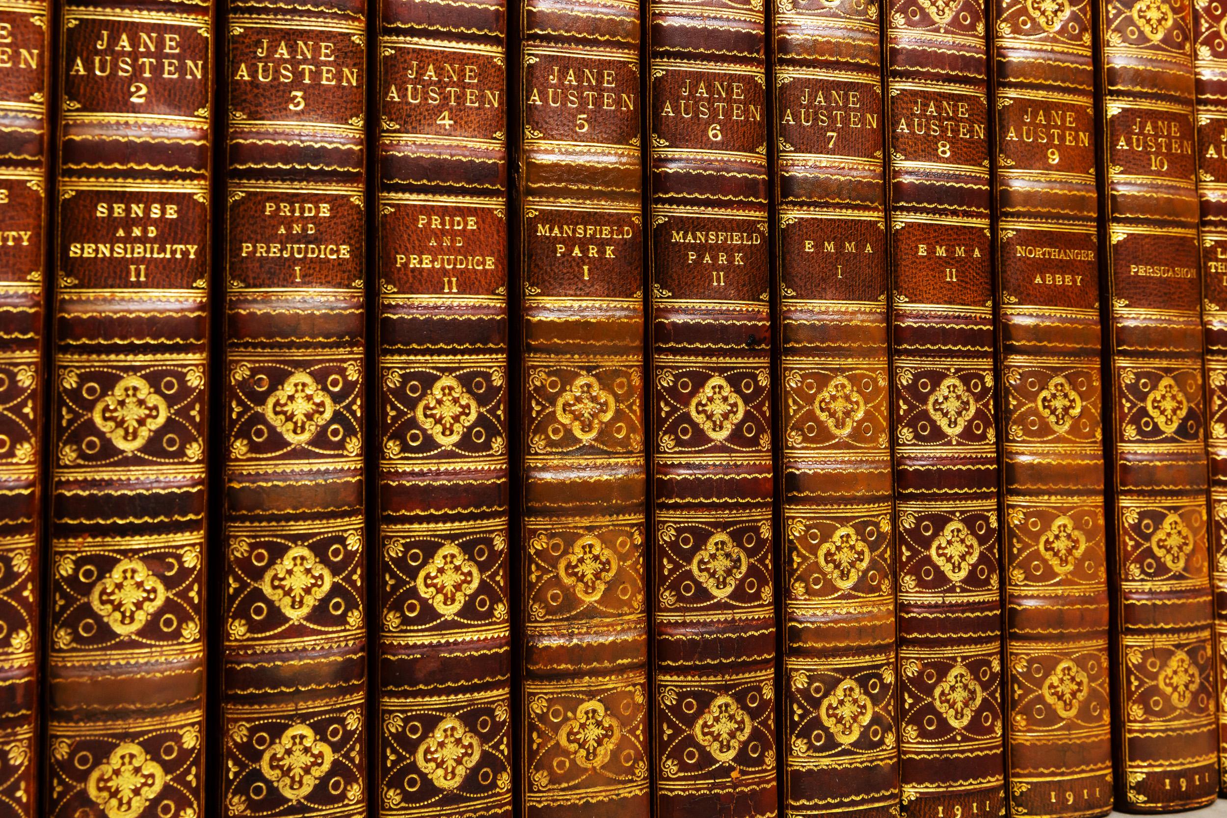 12 Volumes

Bound in full tan polished Calf by Zaehnsdorf, top edges gilt, raised bands, ornate gilt on spines, Frontispieces.

Published: Edinburgh: John Grant 1911. 

Beautiful Set of the Best Edition.