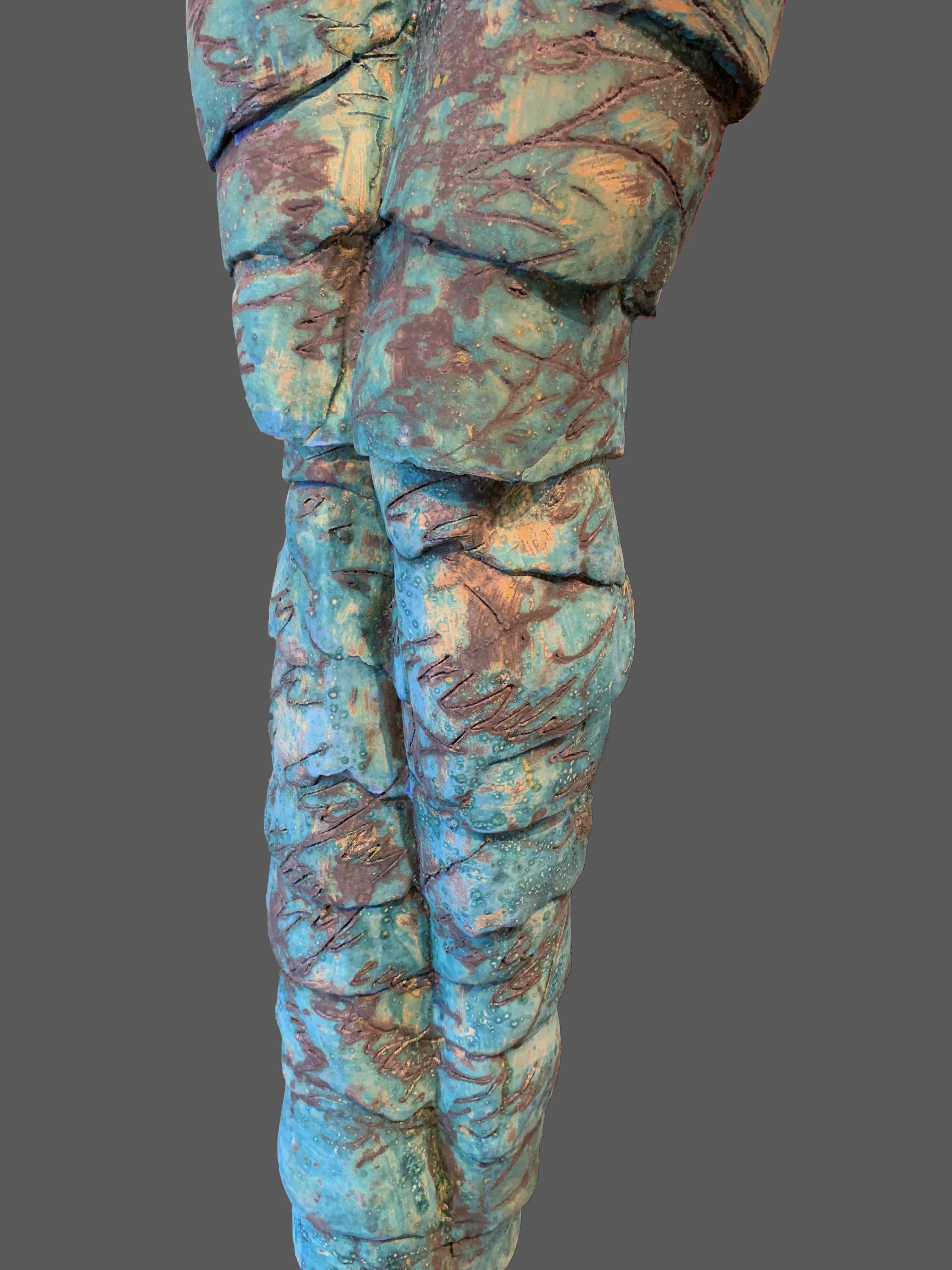 Jane Burton. Sculpture originale figurative surdimensionnée en céramique bleue « On Point ». 6