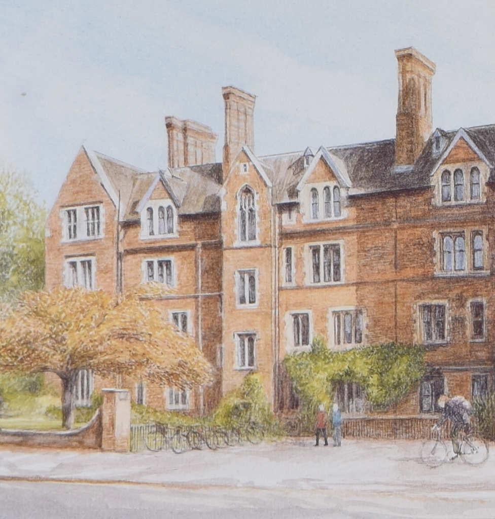 Jane Carpanini
Colegio Selwyn 
Litografía
30 x 42 cm 

Nacida en Bedfordshire, Jane Carpanini estudió en el Brighton College of Art y en la Universidad de Reading. Desde el principio de su carrera ha sido conocida por sus meticulosas pinturas