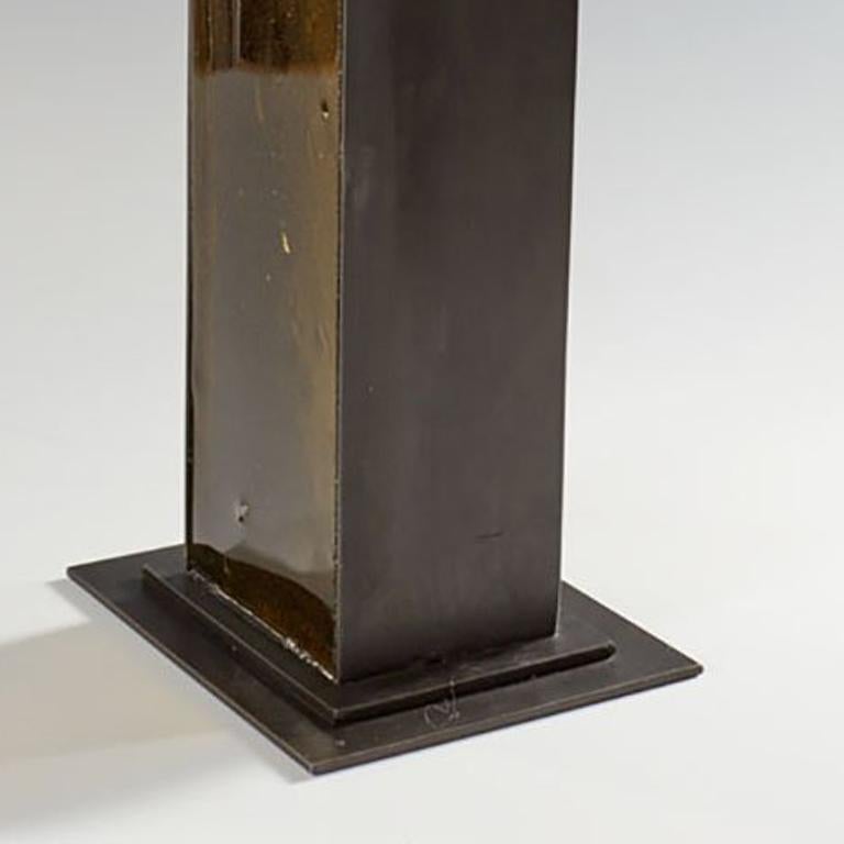 Grúa - Figurative Sculpture Oro de Jane DeDecker