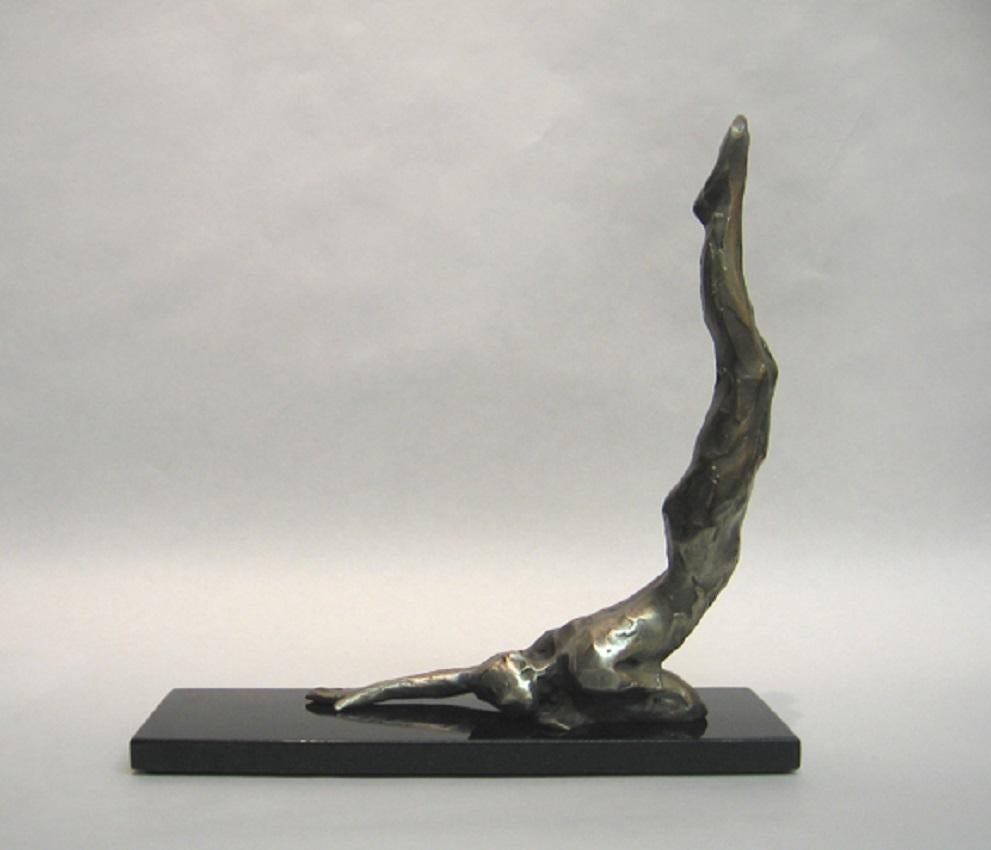 Jane DeDecker Figurative Sculpture - La Luna