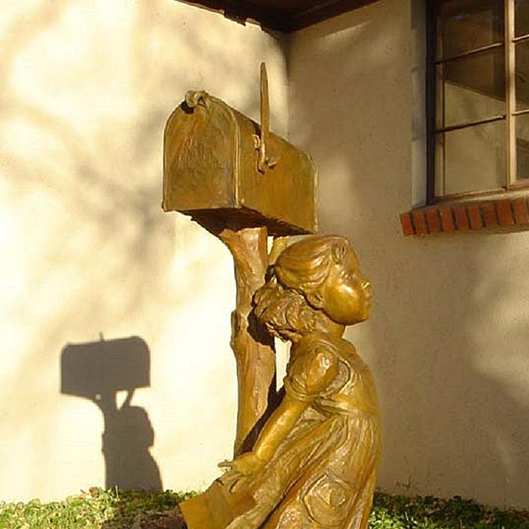 Briefe mit Liebesbriefen – Sculpture von Jane DeDecker
