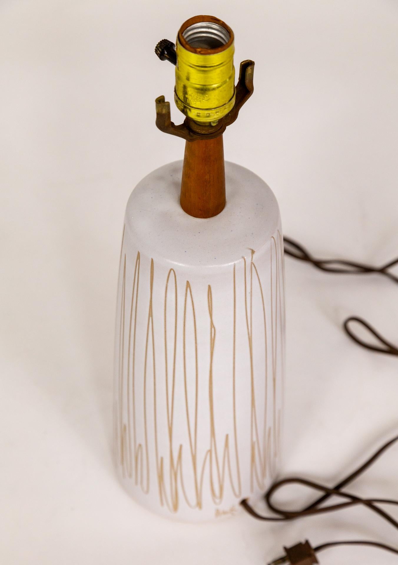 Jane & Gorden Martz Scribbled White Ceramic Table Lamp For Sale 2