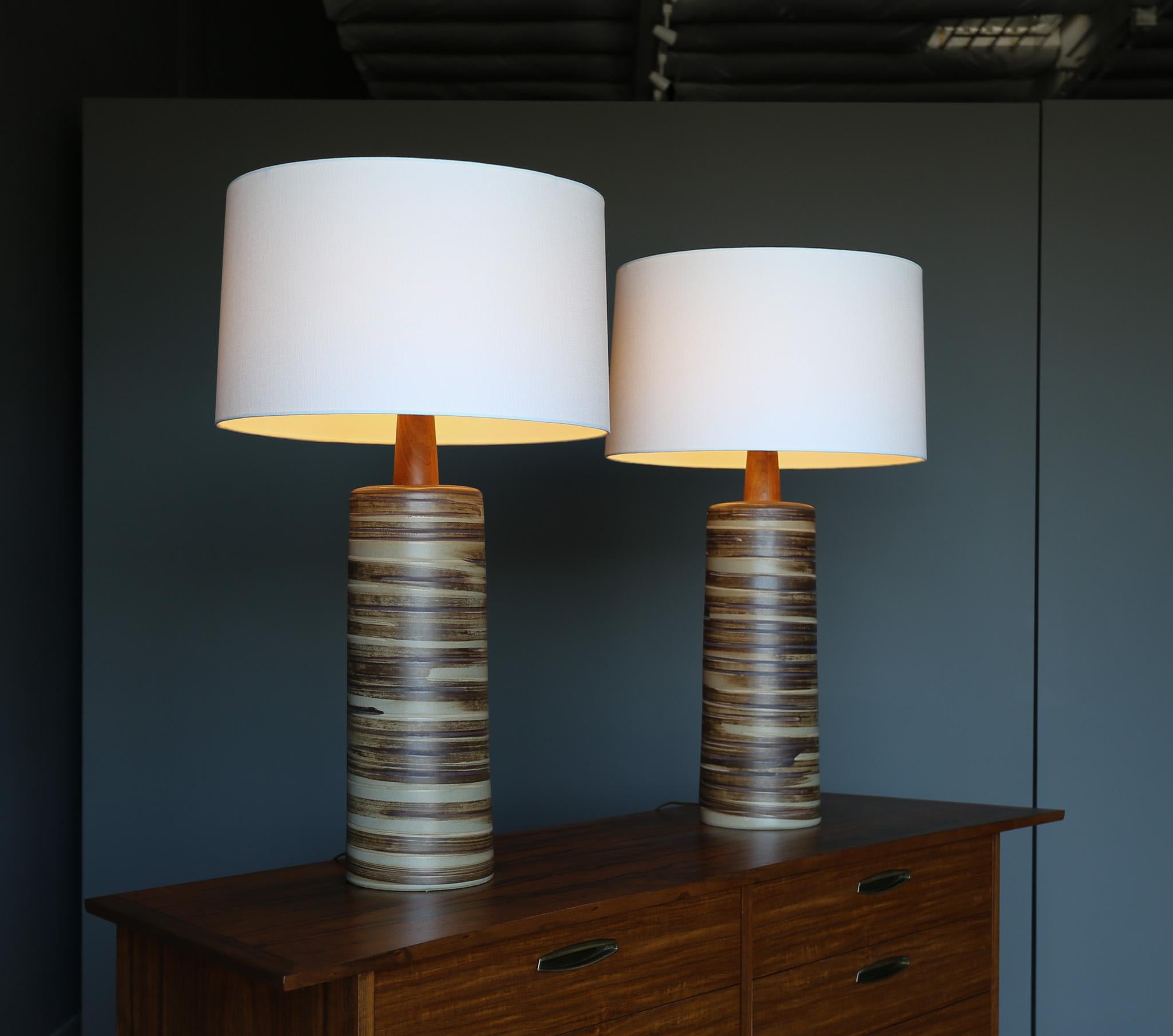 Lampes de table en céramique Jane & Gordon Martz pour Marshall Studios, vers 1965 Bon état - En vente à Costa Mesa, CA