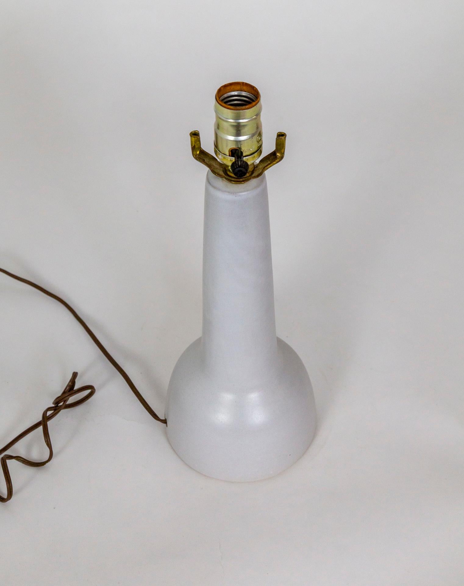 20th Century Jane & Gordon Martz Ivory Ceramic Table Lamp For Sale