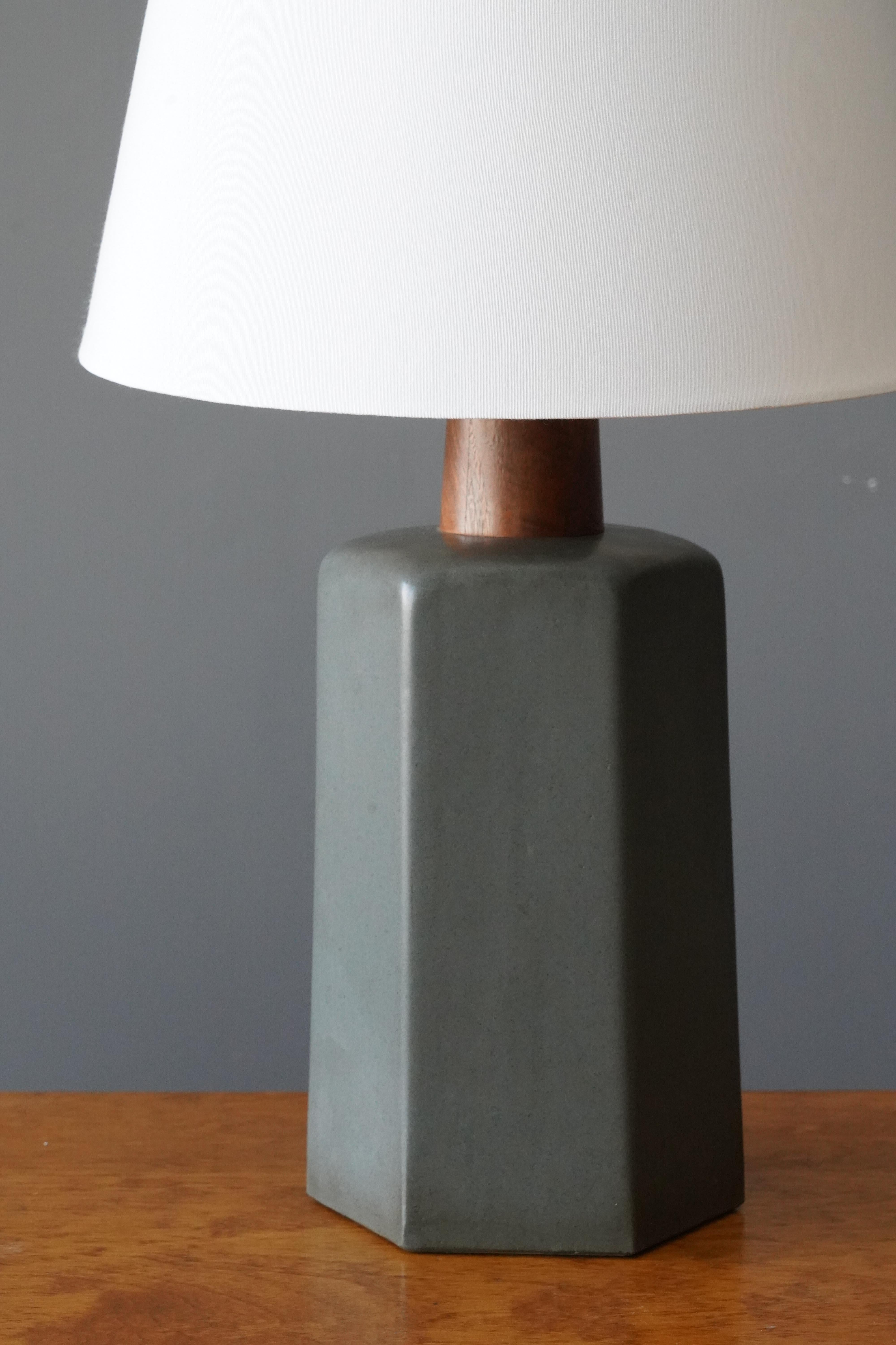 Mid-Century Modern Jane & Gordon Martz, Sizable Table Lamp, Ceramic, Walnut, Marshal Studios, 1960s