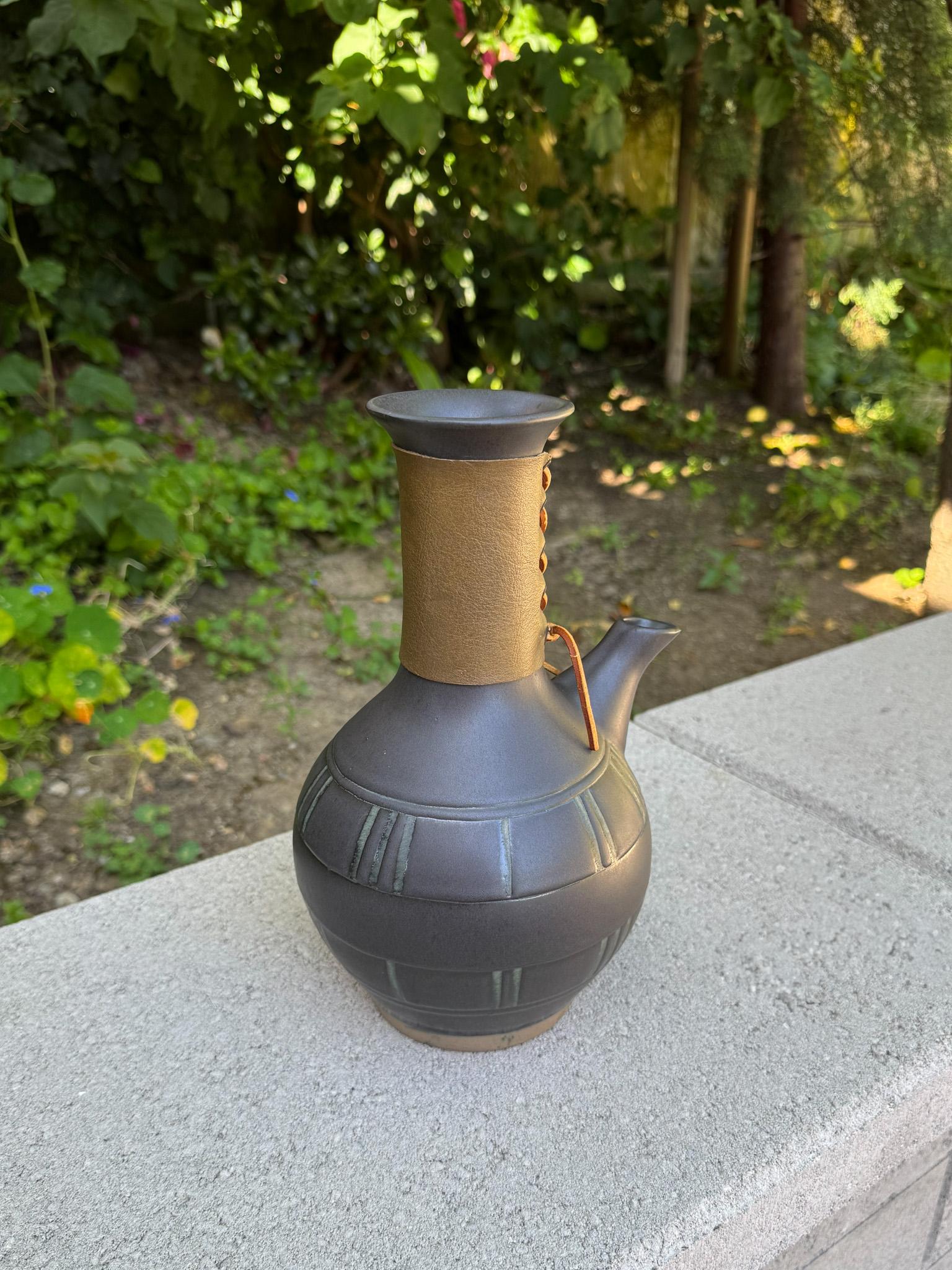 Carafe en grès de Jane & Gordon Martz pour Marshall Studios, c.1965 en vente 7