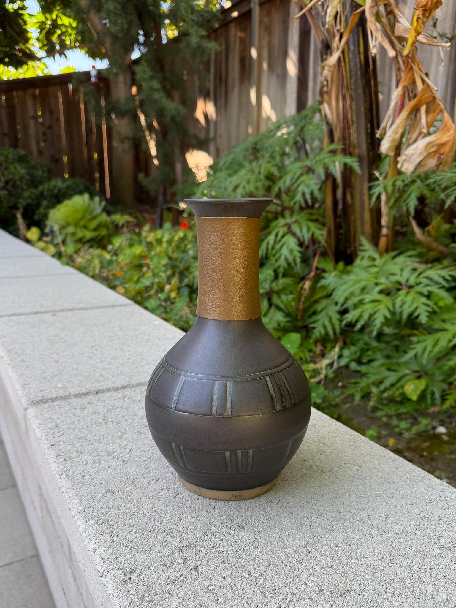 Carafe en grès de Jane & Gordon Martz pour Marshall Studios, c.1965 en vente 9