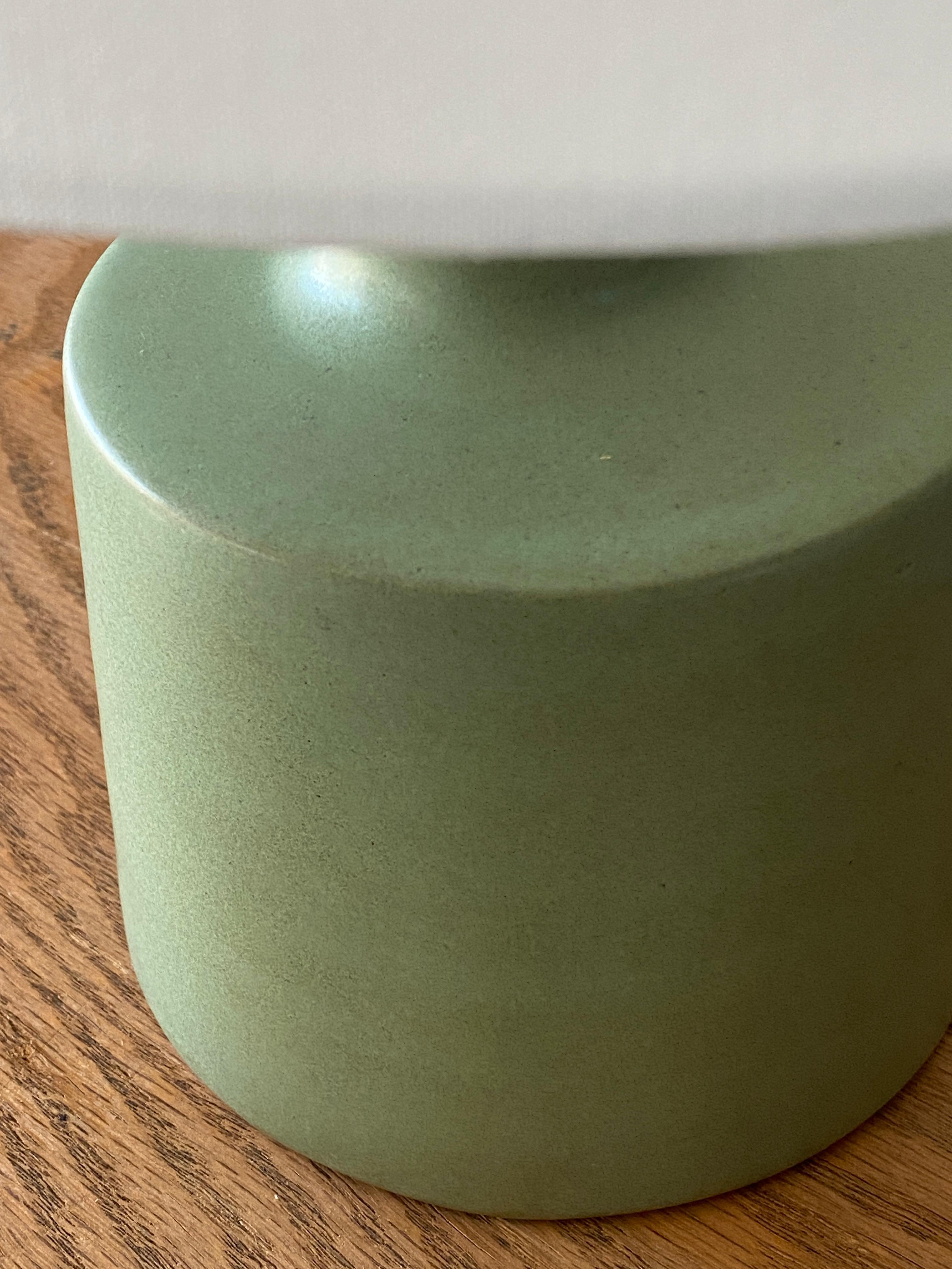 Jane & Gordon Martz, Table Lamp, Green Ceramic, Linen Marshal Studios, 1950s In Good Condition In High Point, NC