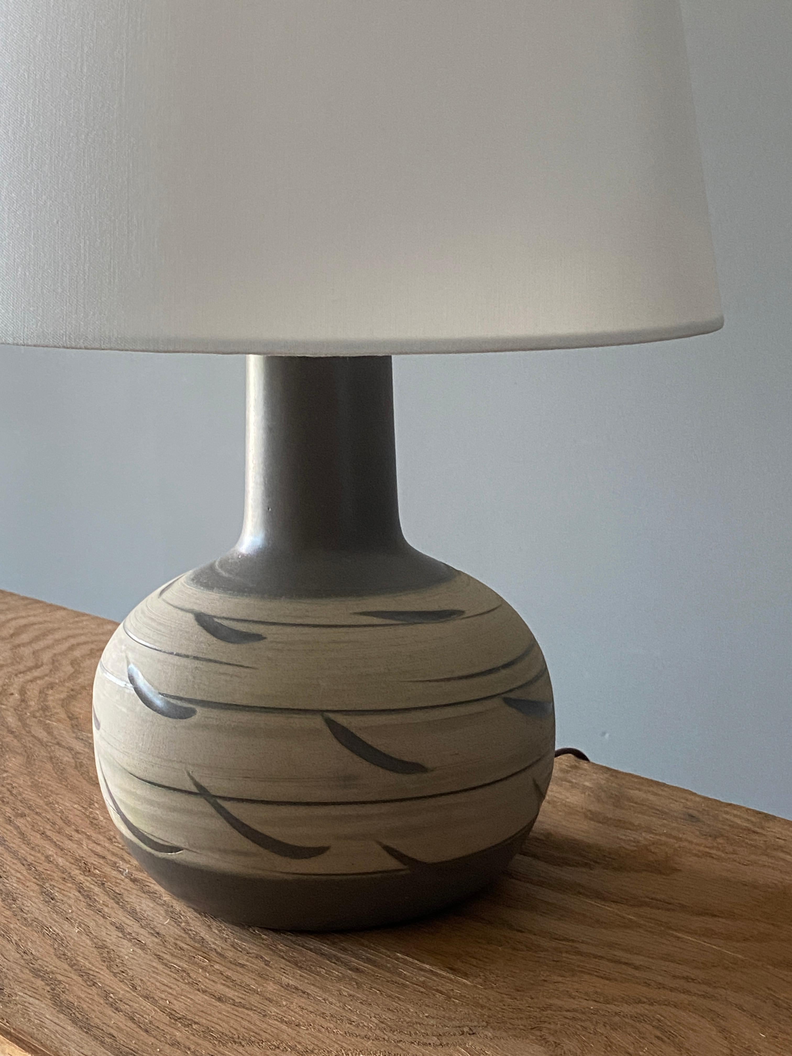 Jane & Gordon Martz, Table Lamp, Ceramic, Walnut, Linen Marshal Studios, 1950s 1