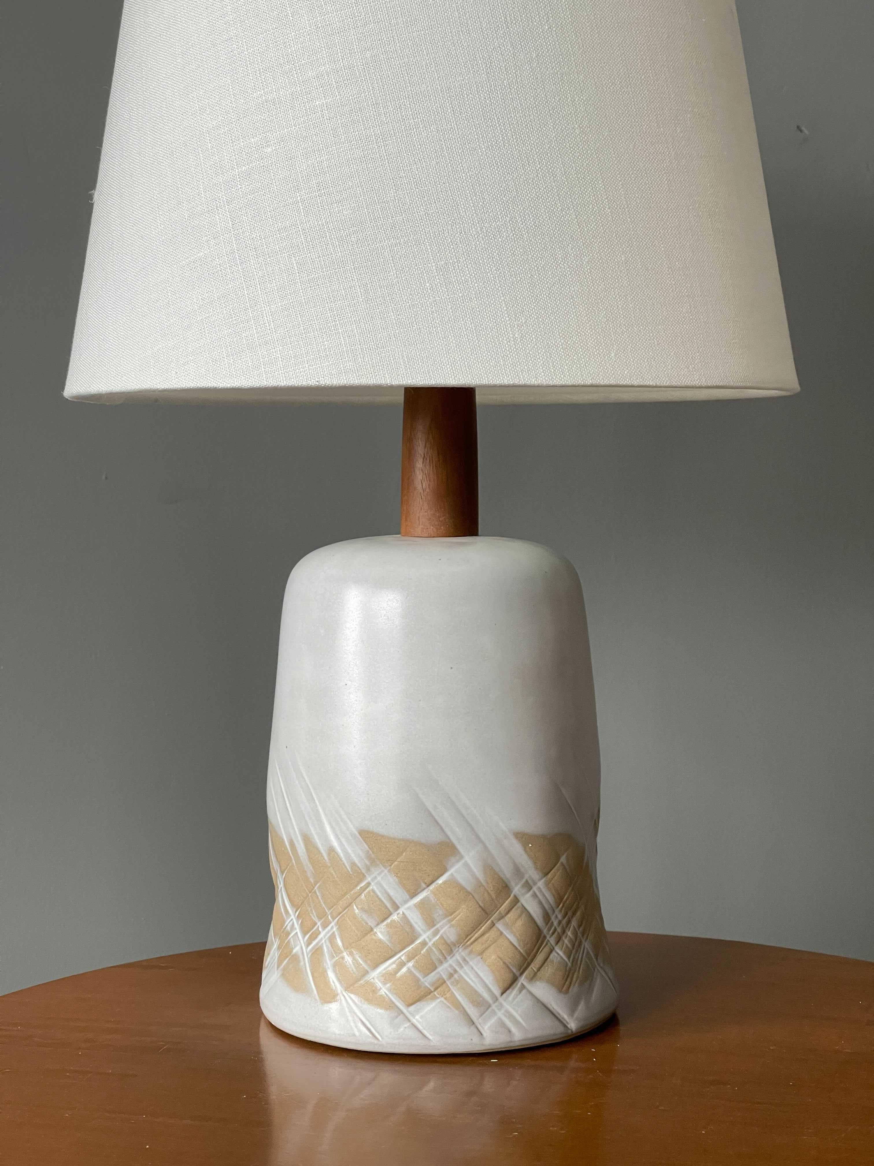 Mid-Century Modern Jane & Gordon Martz, Table Lamp, Ceramic, Walnut, Linen Marshal Studios, 1960s