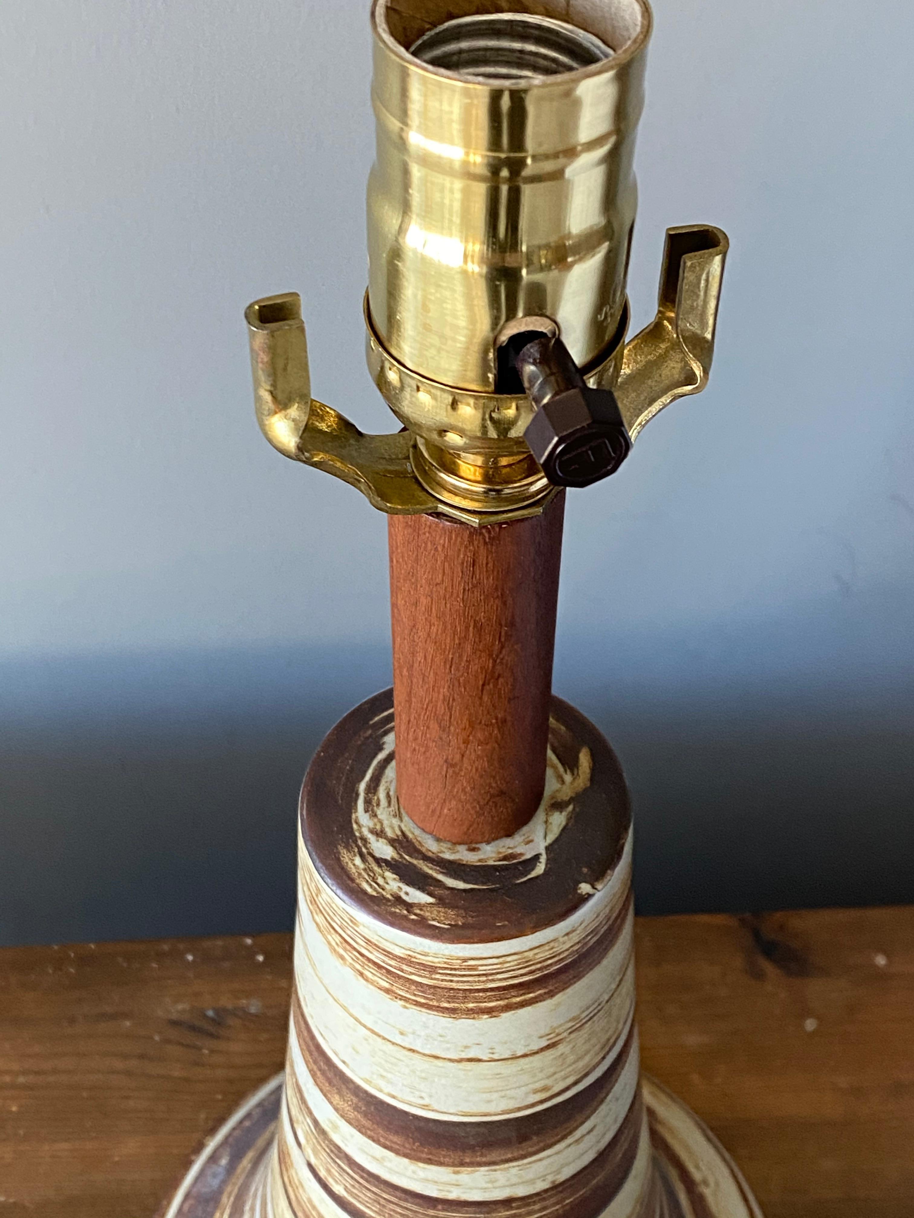 American Jane & Gordon Martz, Table Lamp, Ceramic, Walnut, Marshal Studios, 1950s