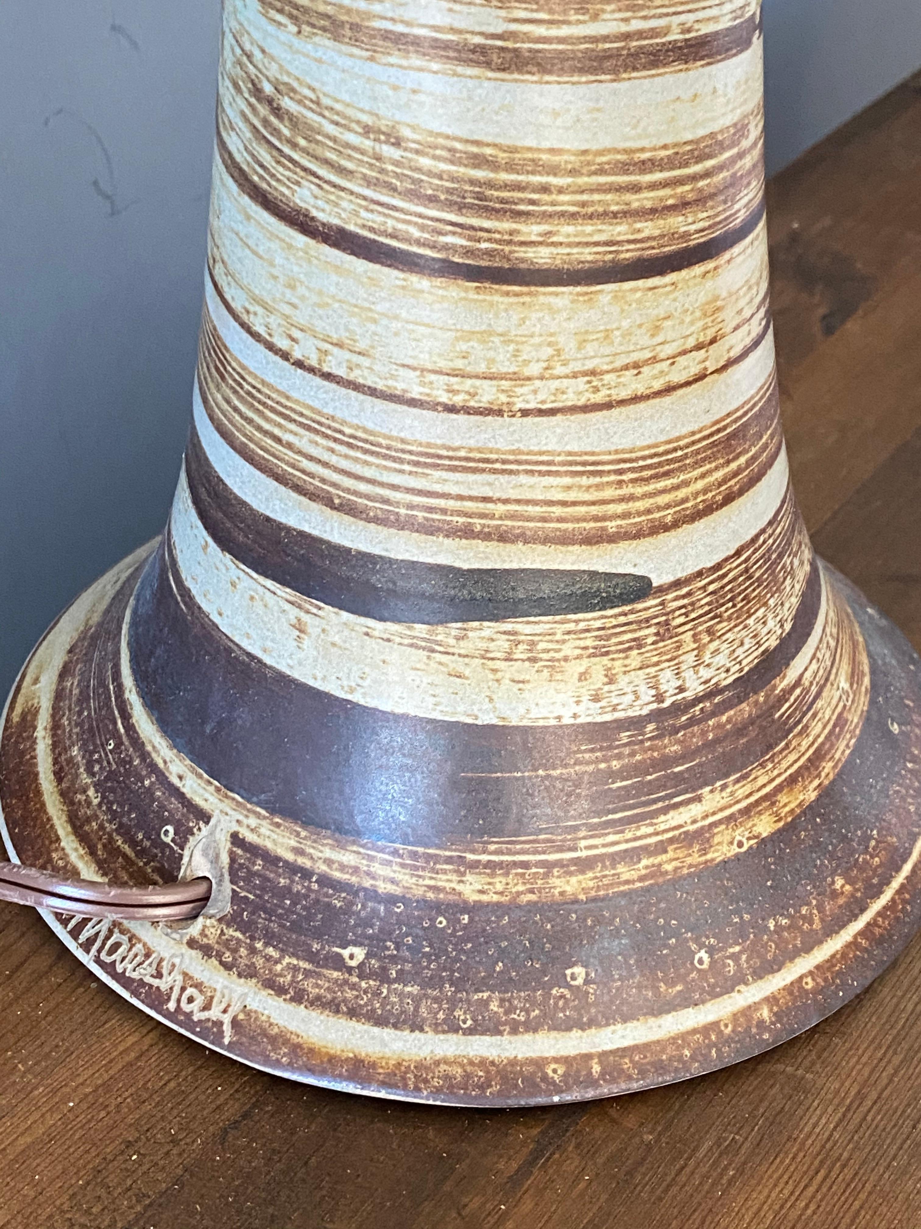 Mid-20th Century Jane & Gordon Martz, Table Lamp, Ceramic, Walnut, Marshal Studios, 1950s